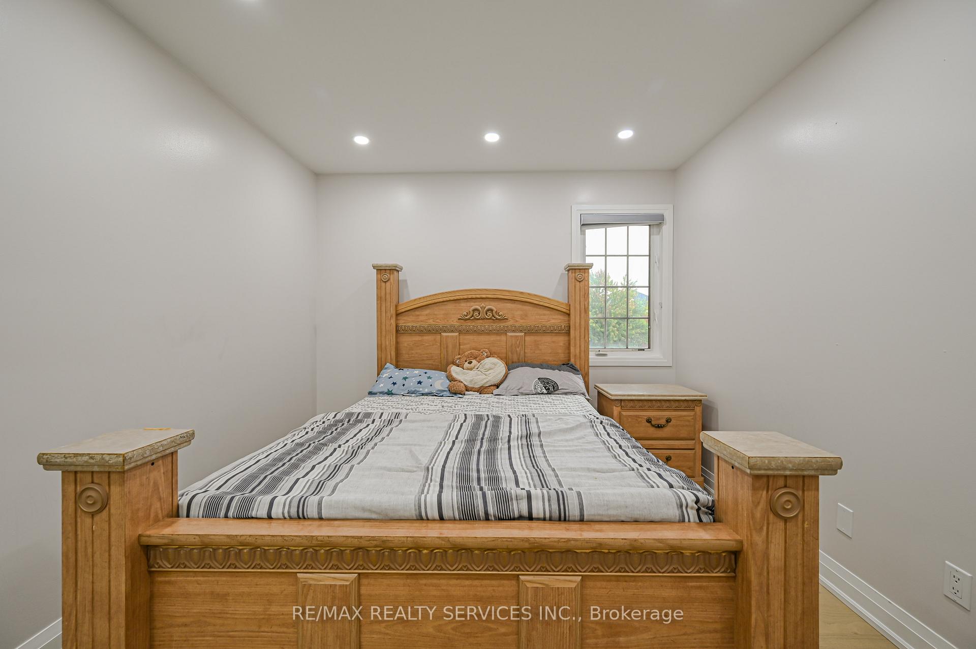 Photo 41 of 119 Crown Victoria Drive, Brampton, Fletcher's Meadow — HOMEH