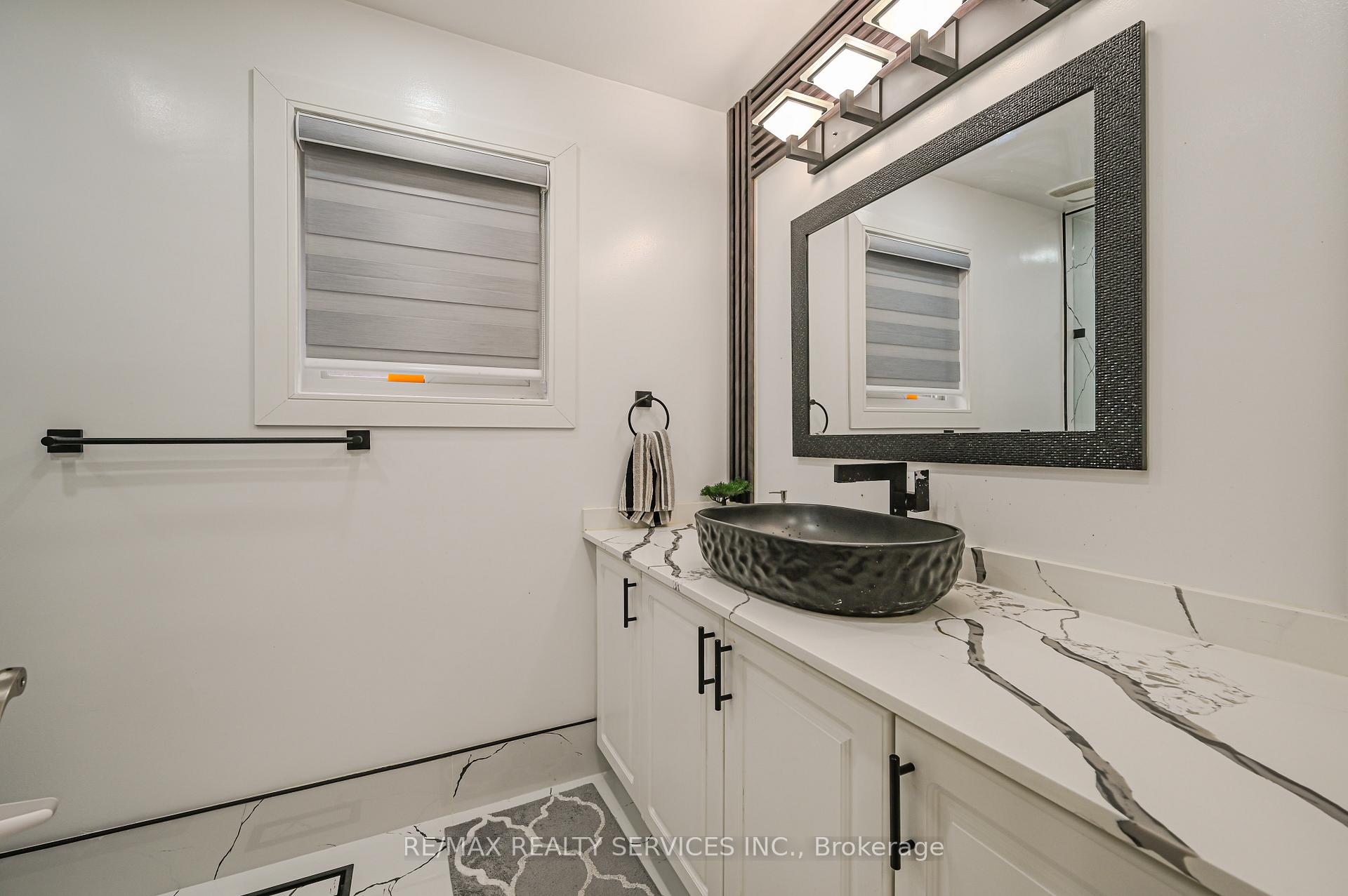 Photo 34 of 119 Crown Victoria Drive, Brampton, Fletcher's Meadow — HOMEH
