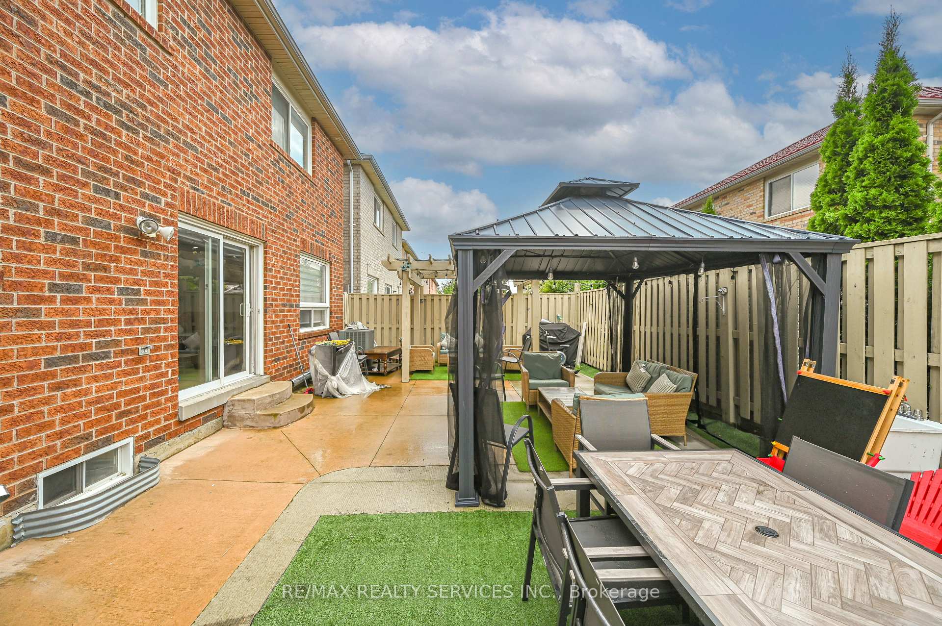 Photo 37 of 119 Crown Victoria Drive, Brampton, Fletcher's Meadow — HOMEH
