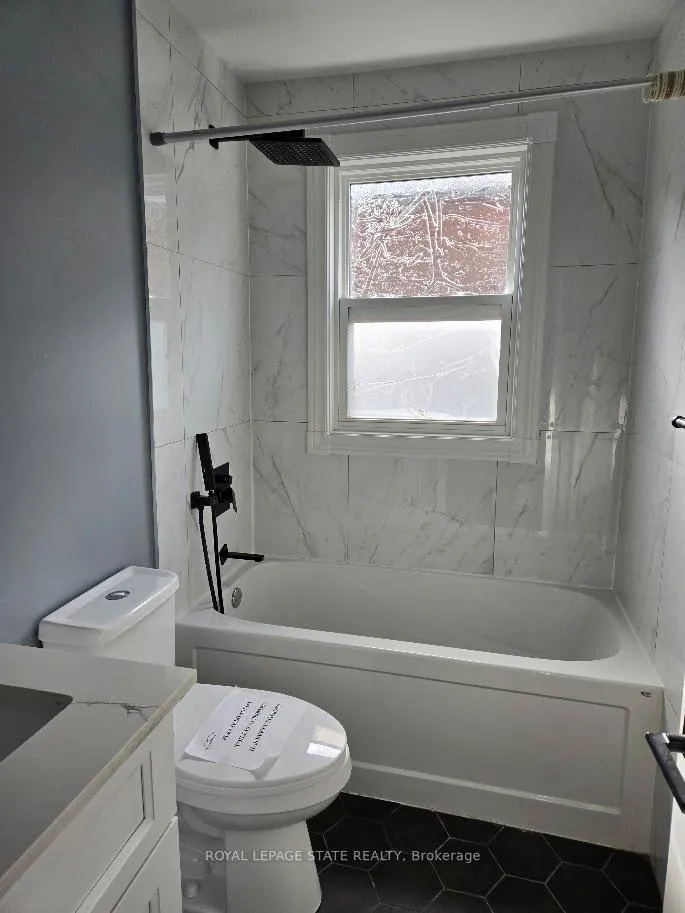 Photo 5 of 373 East 27th Street, Hamilton, Burkholme — HOMEH