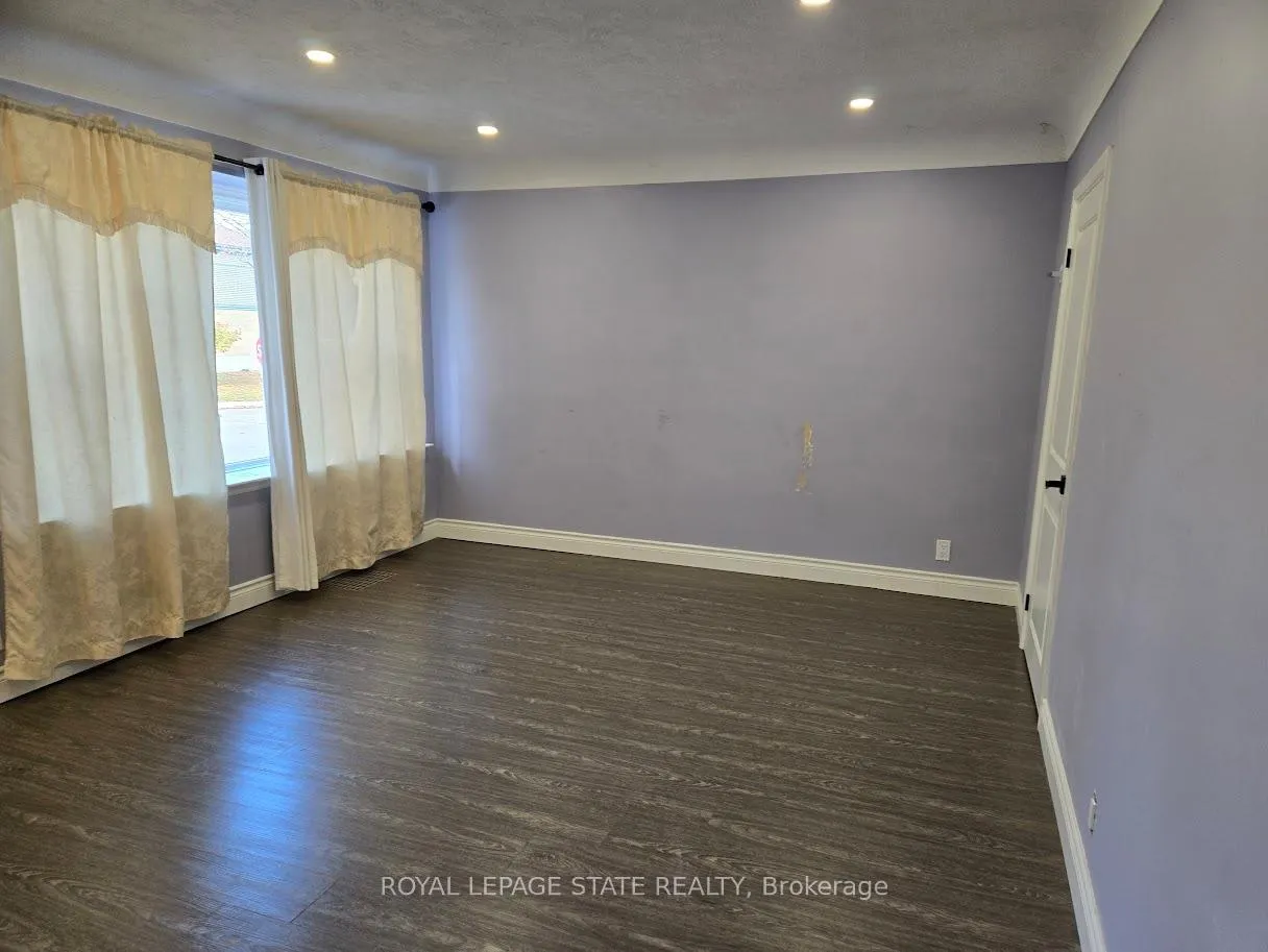 Photo 8 of 373 East 27th Street, Hamilton, Burkholme — HOMEH