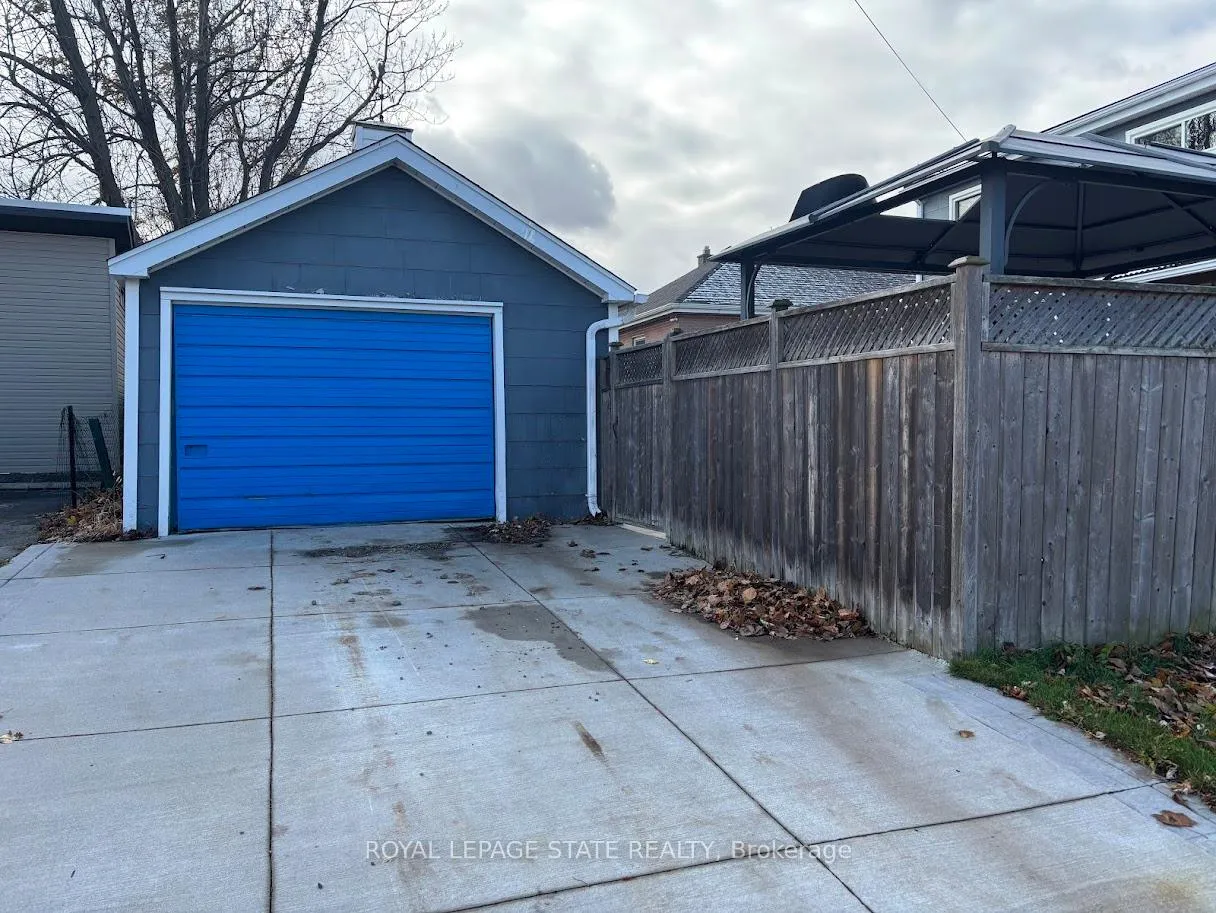 Photo 30 of 373 East 27th Street, Hamilton, Burkholme — HOMEH