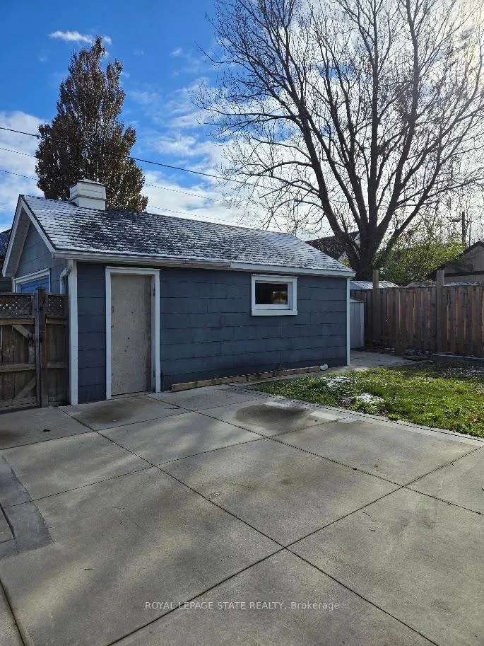 Photo 31 of 373 East 27th Street, Hamilton, Burkholme — HOMEH