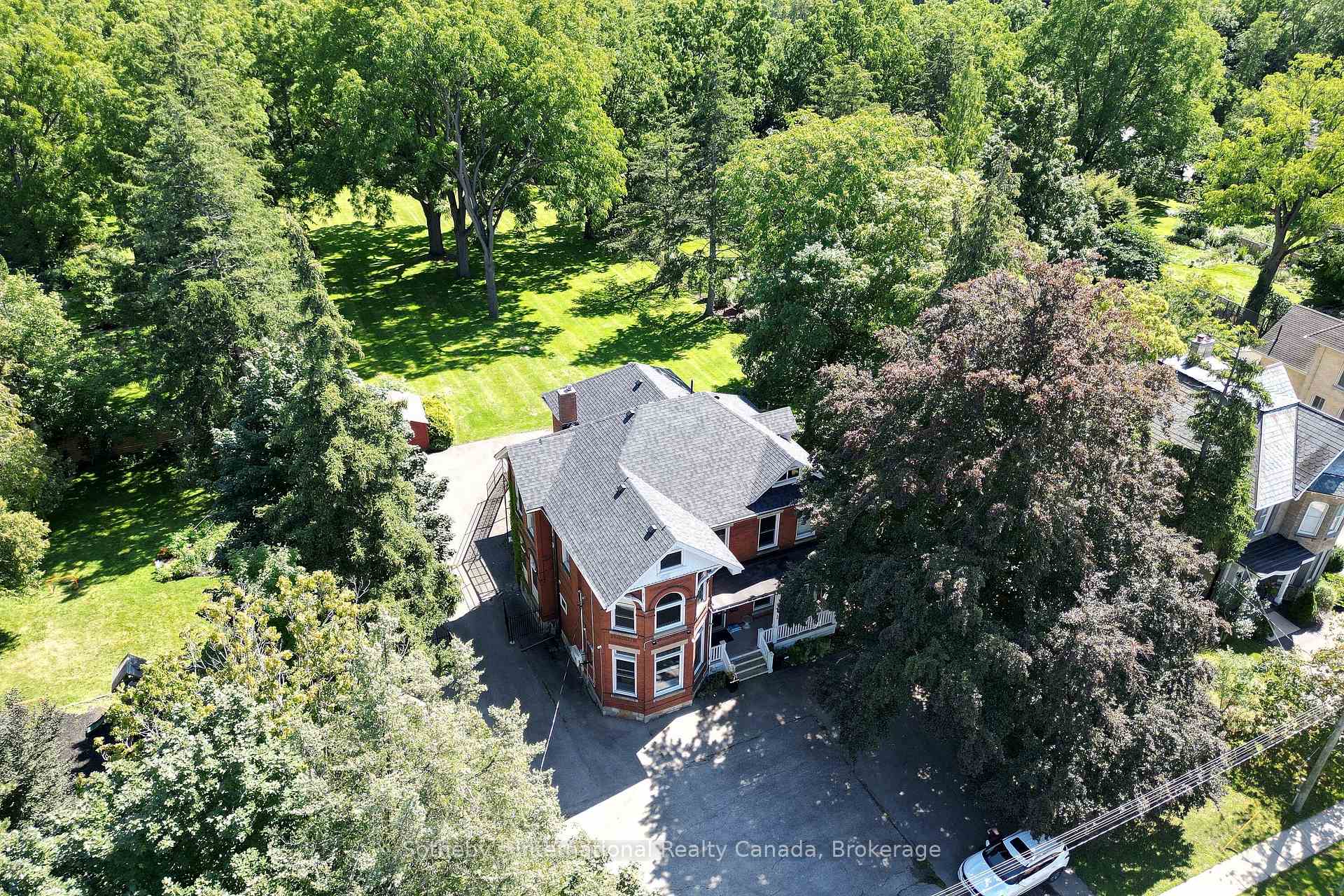 Photo 31 of 199 Grand River Street, Brant, Paris — HOMEH
