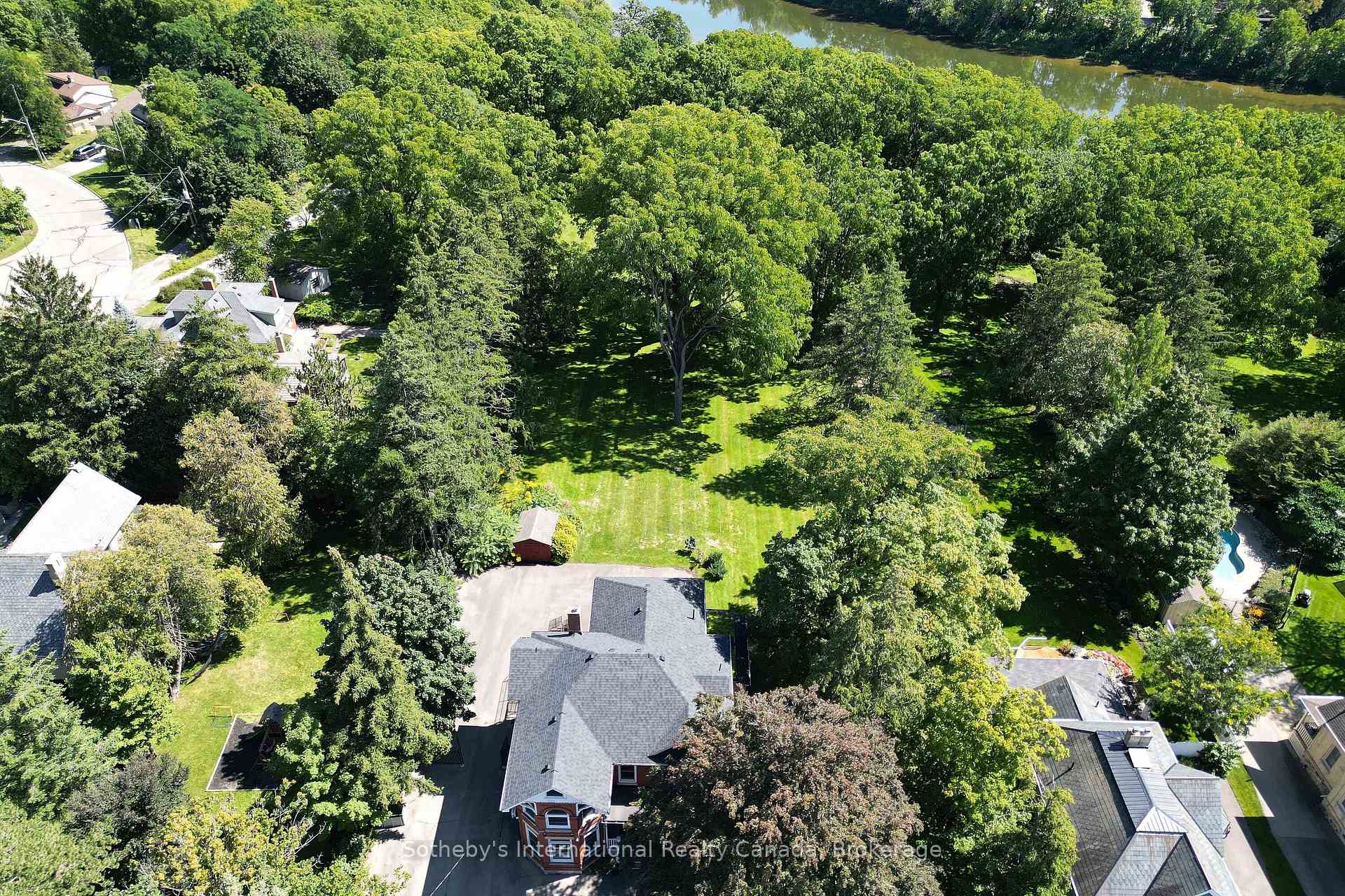 Photo 26 of 199 Grand River Street, Brant, Paris — HOMEH