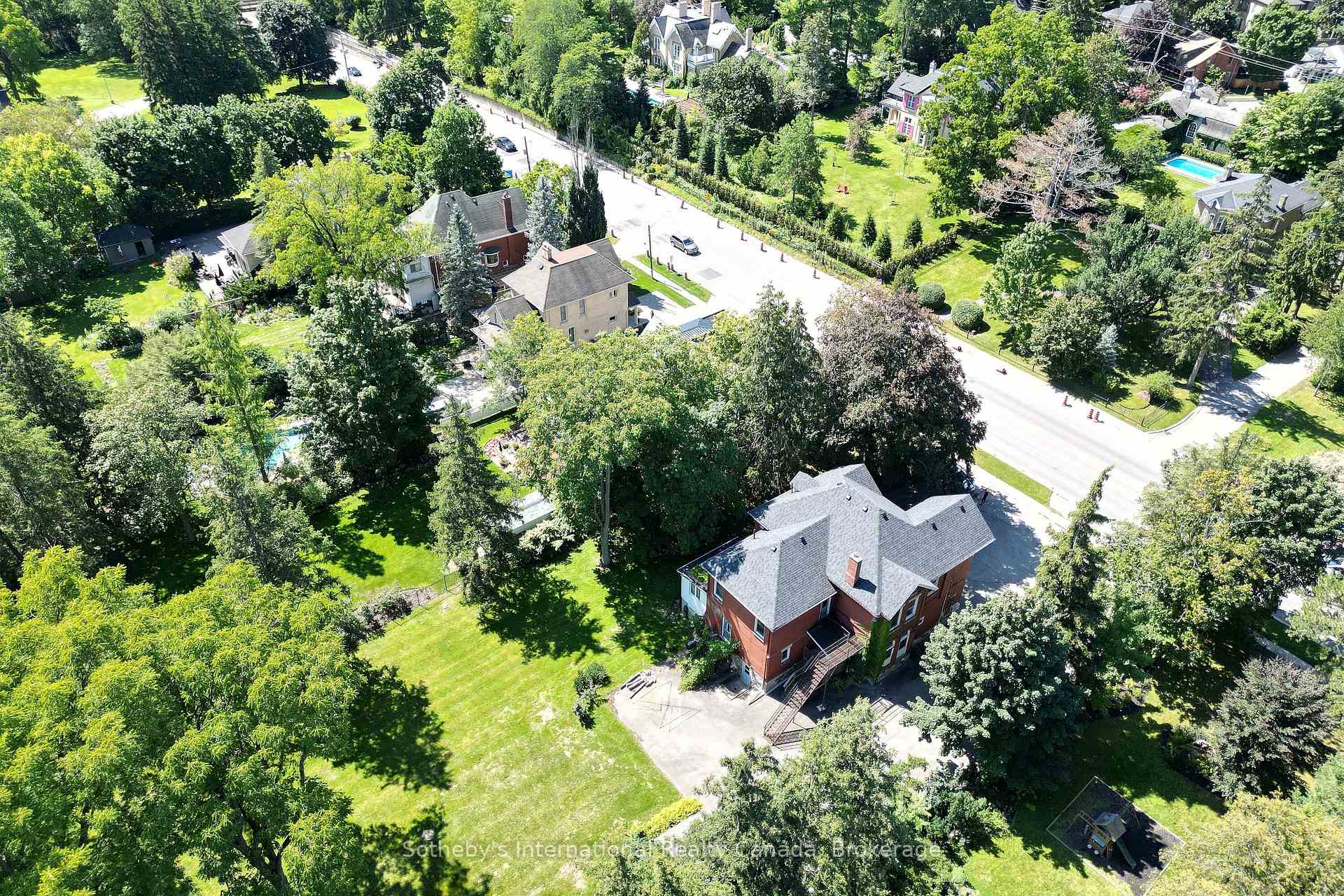 Photo 22 of 199 Grand River Street, Brant, Paris — HOMEH