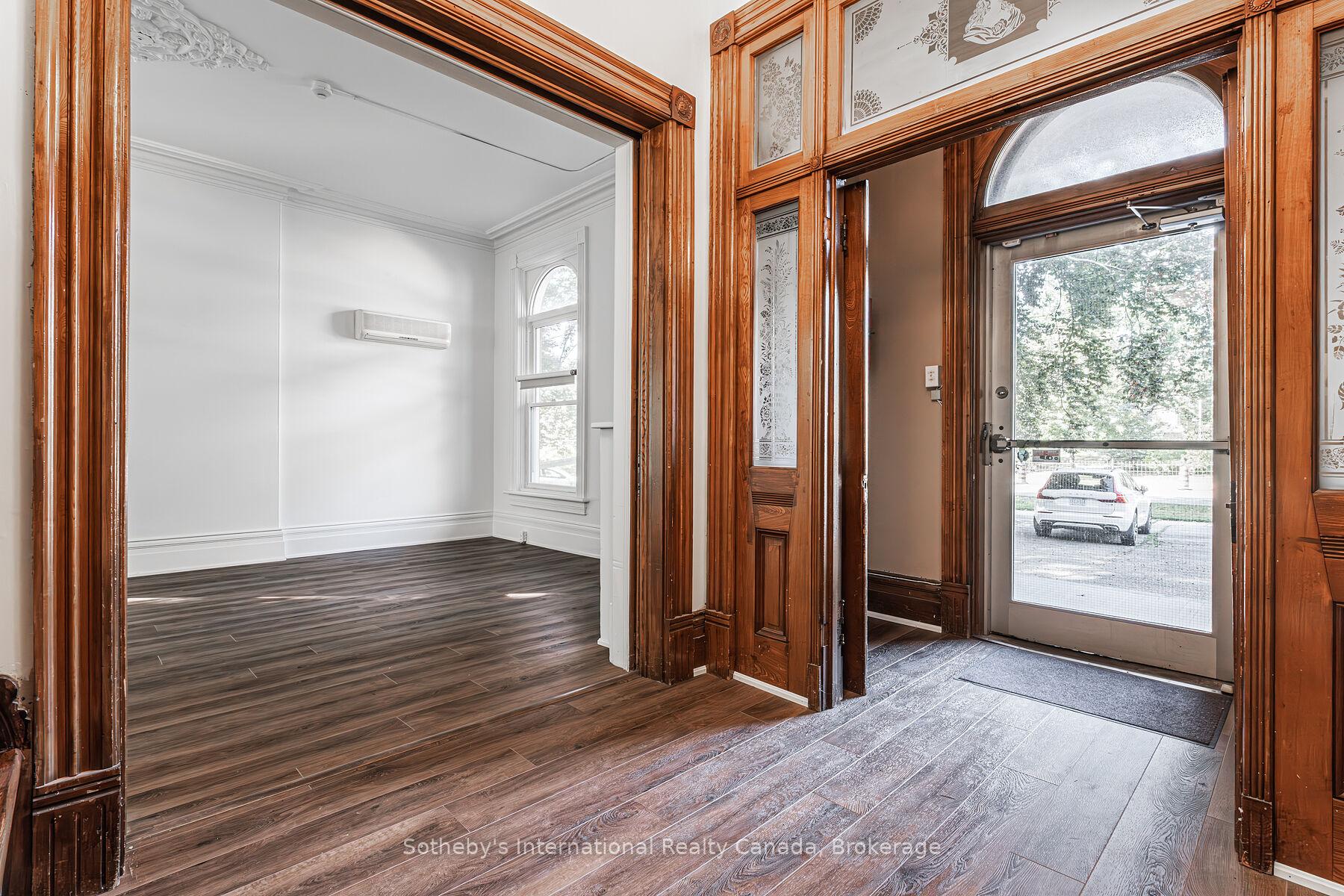 Photo 14 of 199 Grand River Street, Brant, Paris — HOMEH