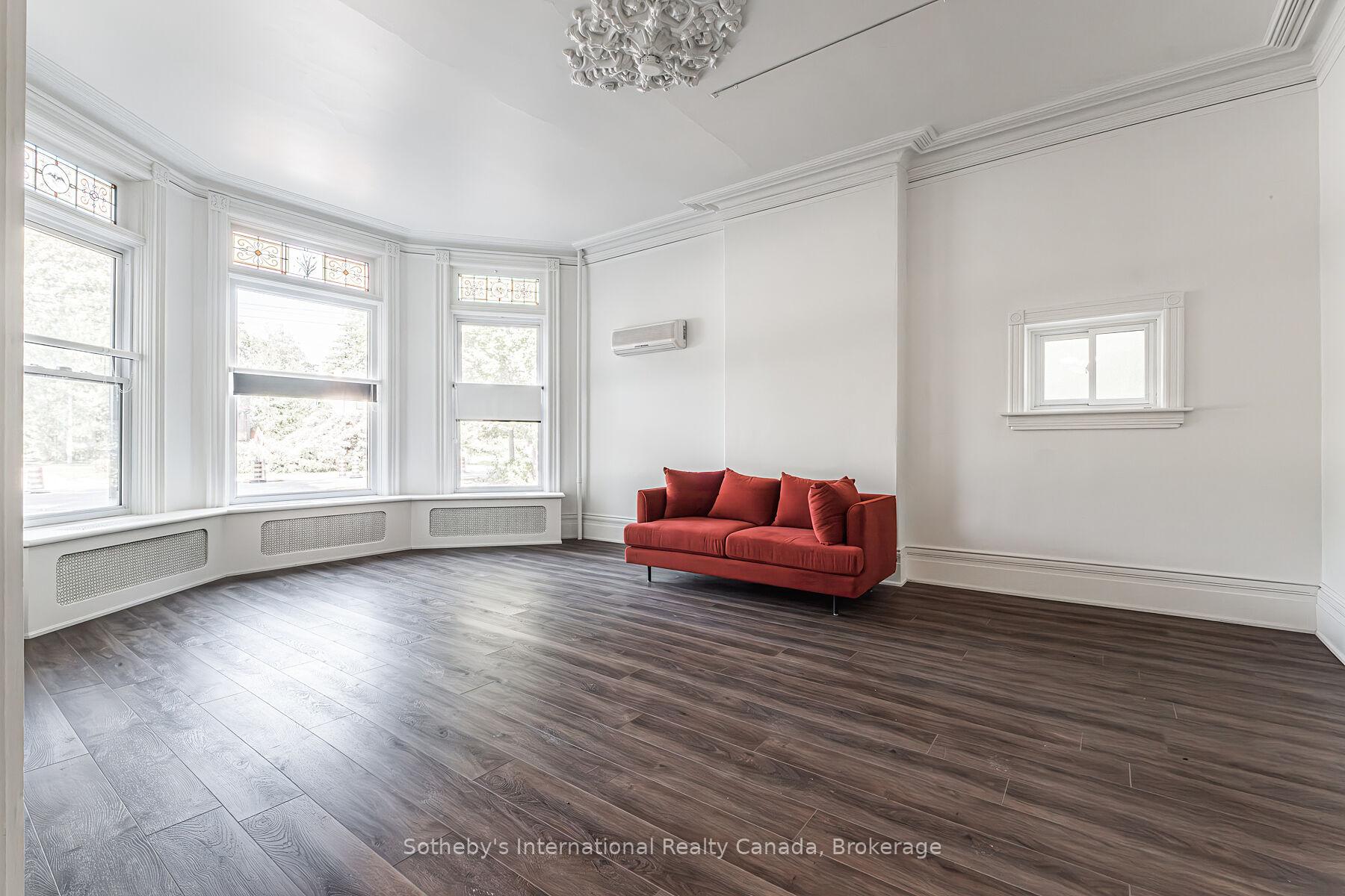 Photo 2 of 199 Grand River Street, Brant, Paris — HOMEH