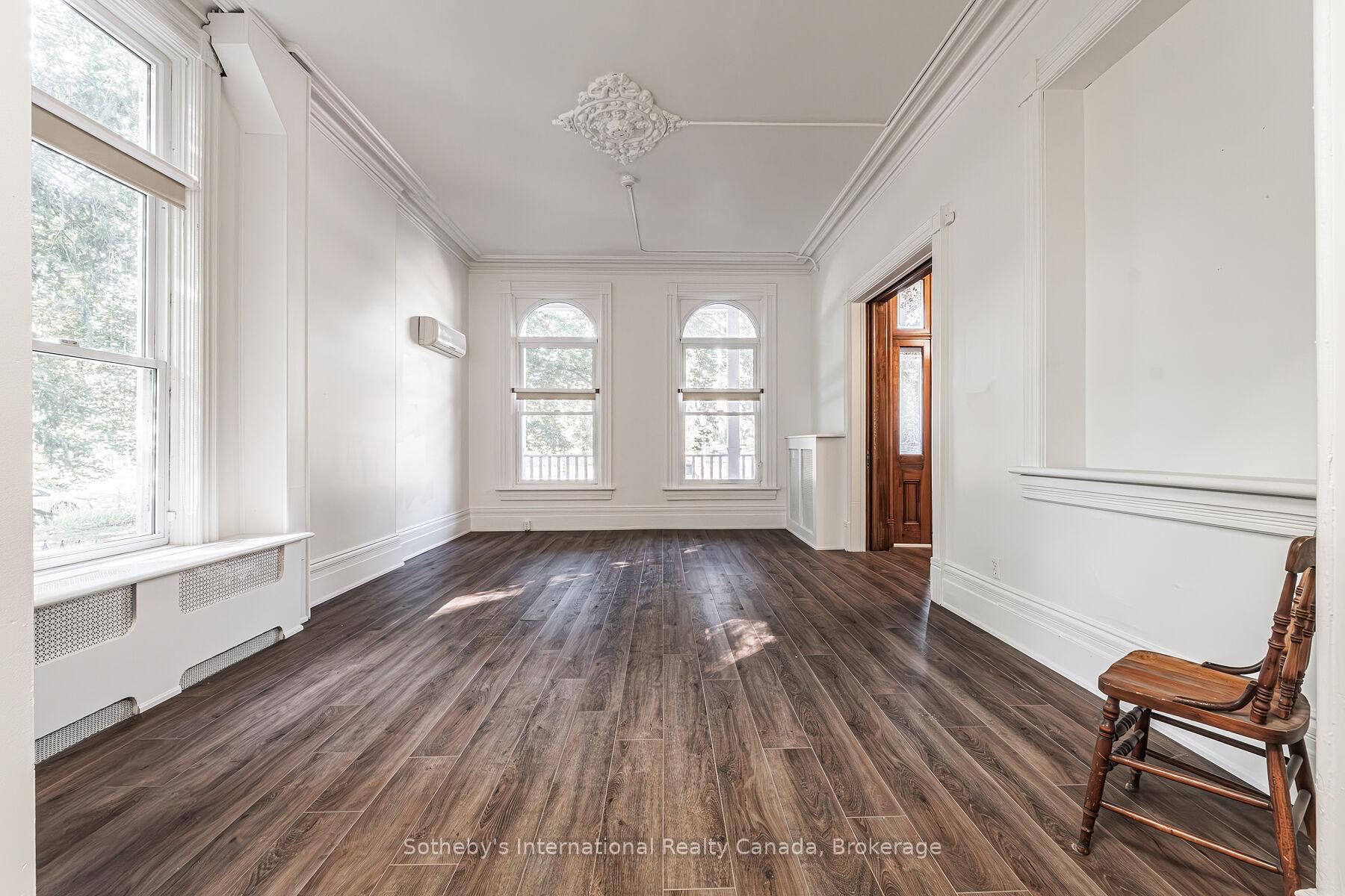 Photo 23 of 199 Grand River Street, Brant, Paris — HOMEH