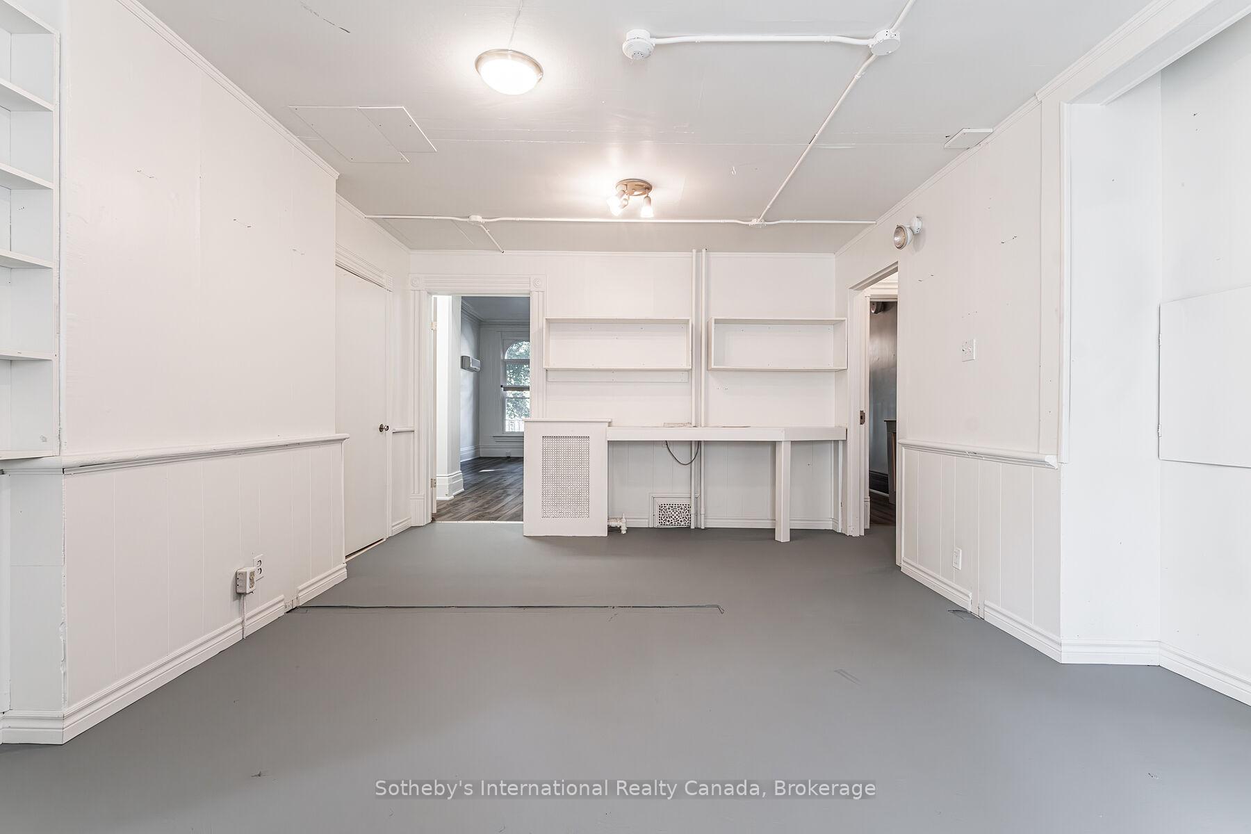 Photo 11 of 199 Grand River Street, Brant, Paris — HOMEH