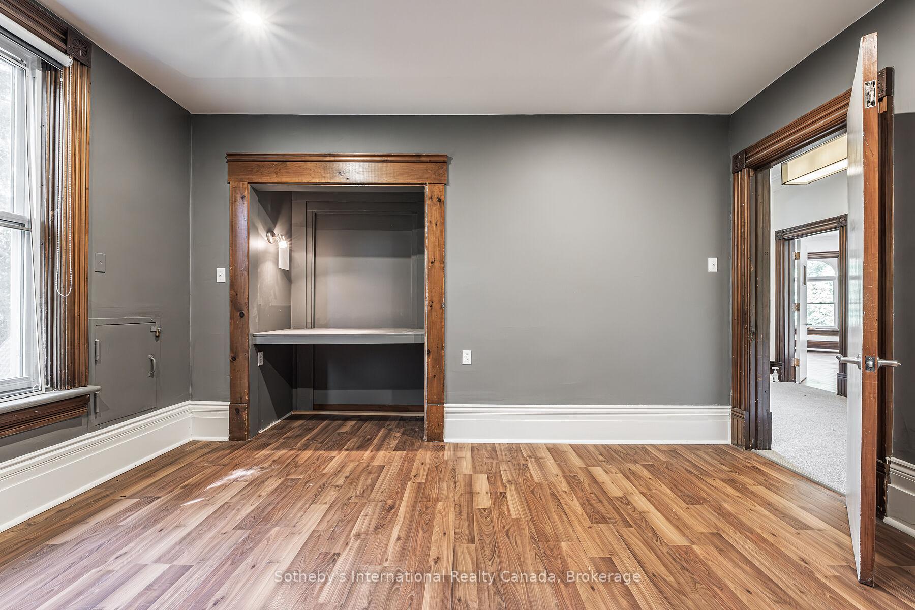 Photo 34 of 199 Grand River Street, Brant, Paris — HOMEH