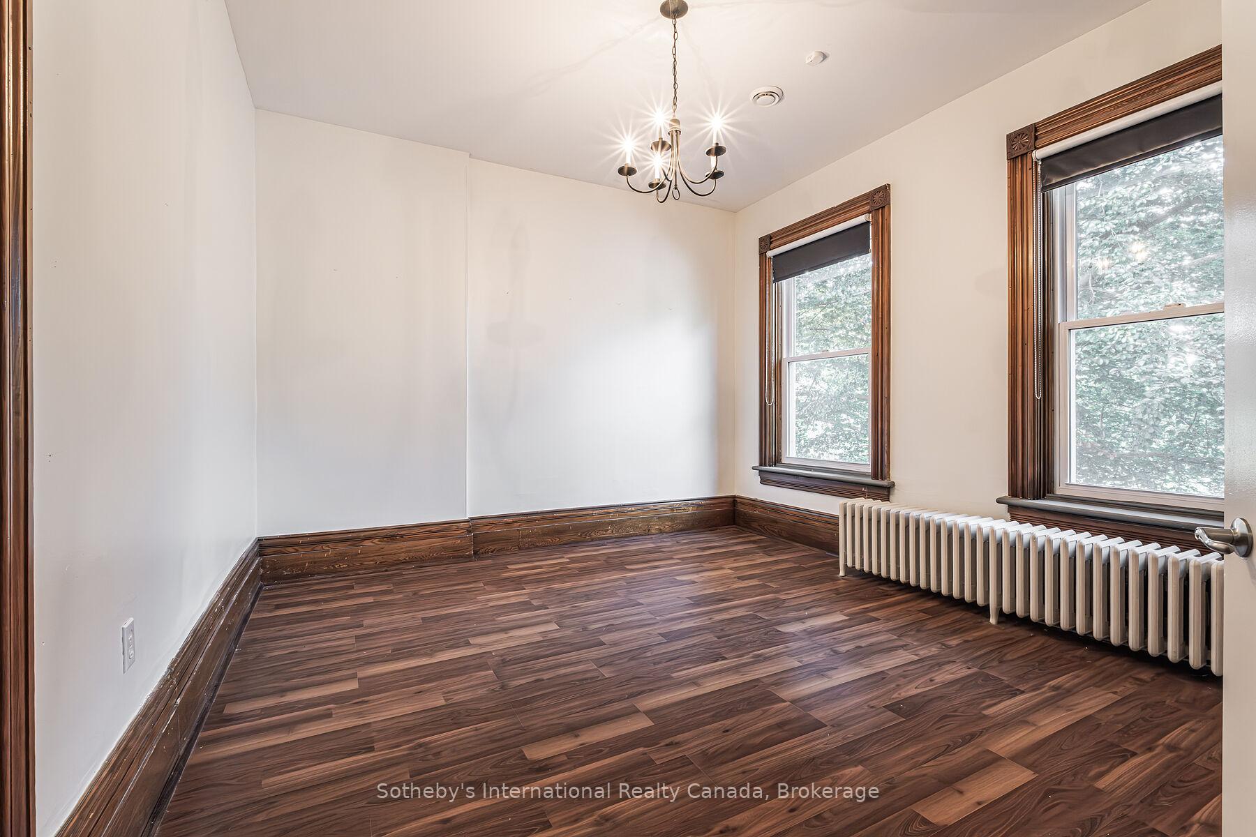 Photo 35 of 199 Grand River Street, Brant, Paris — HOMEH