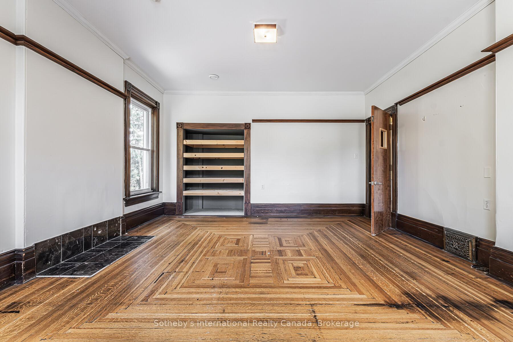 Photo 38 of 199 Grand River Street, Brant, Paris — HOMEH
