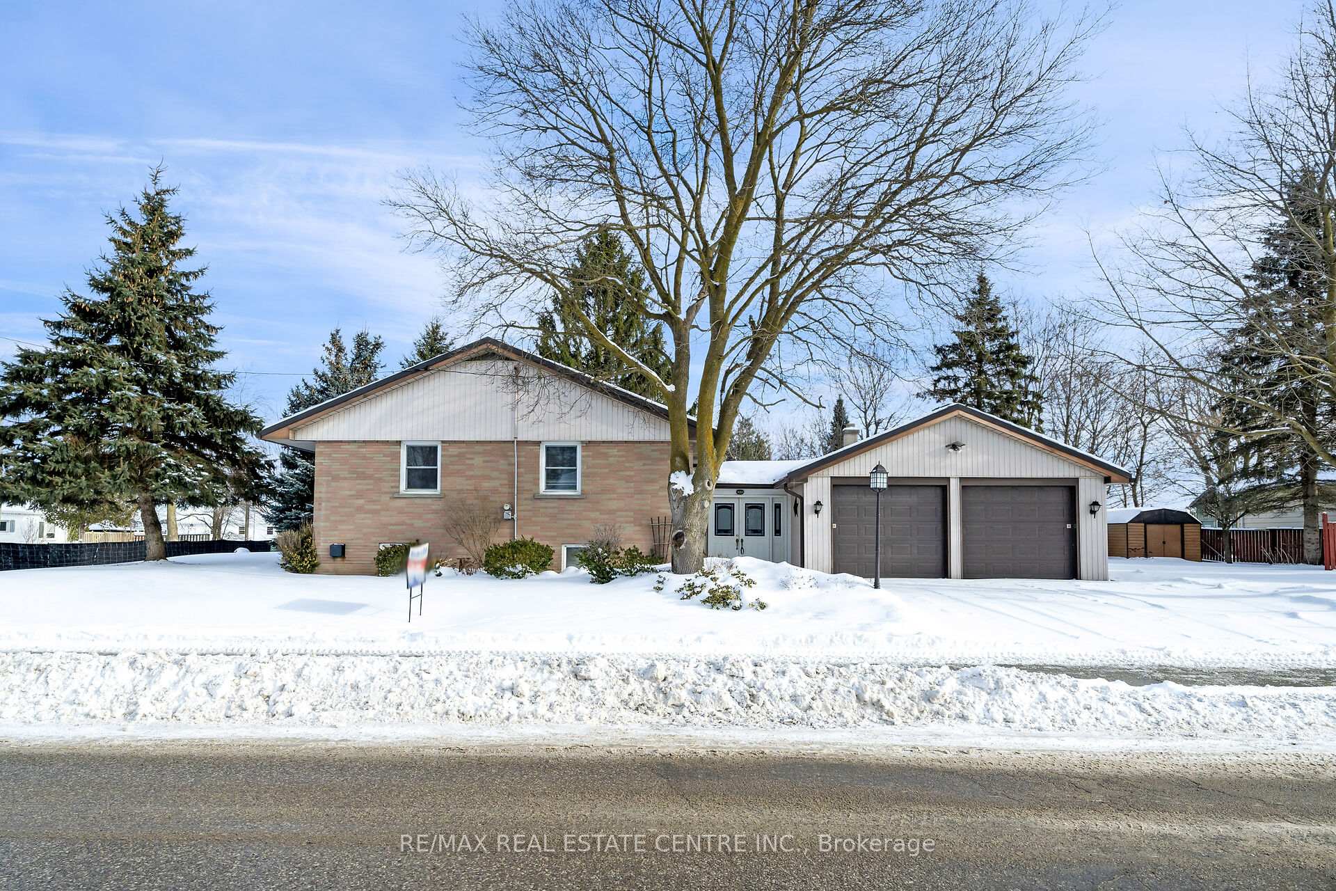Photo 1 of 9 Dundas Street E, Erin — HOMEH