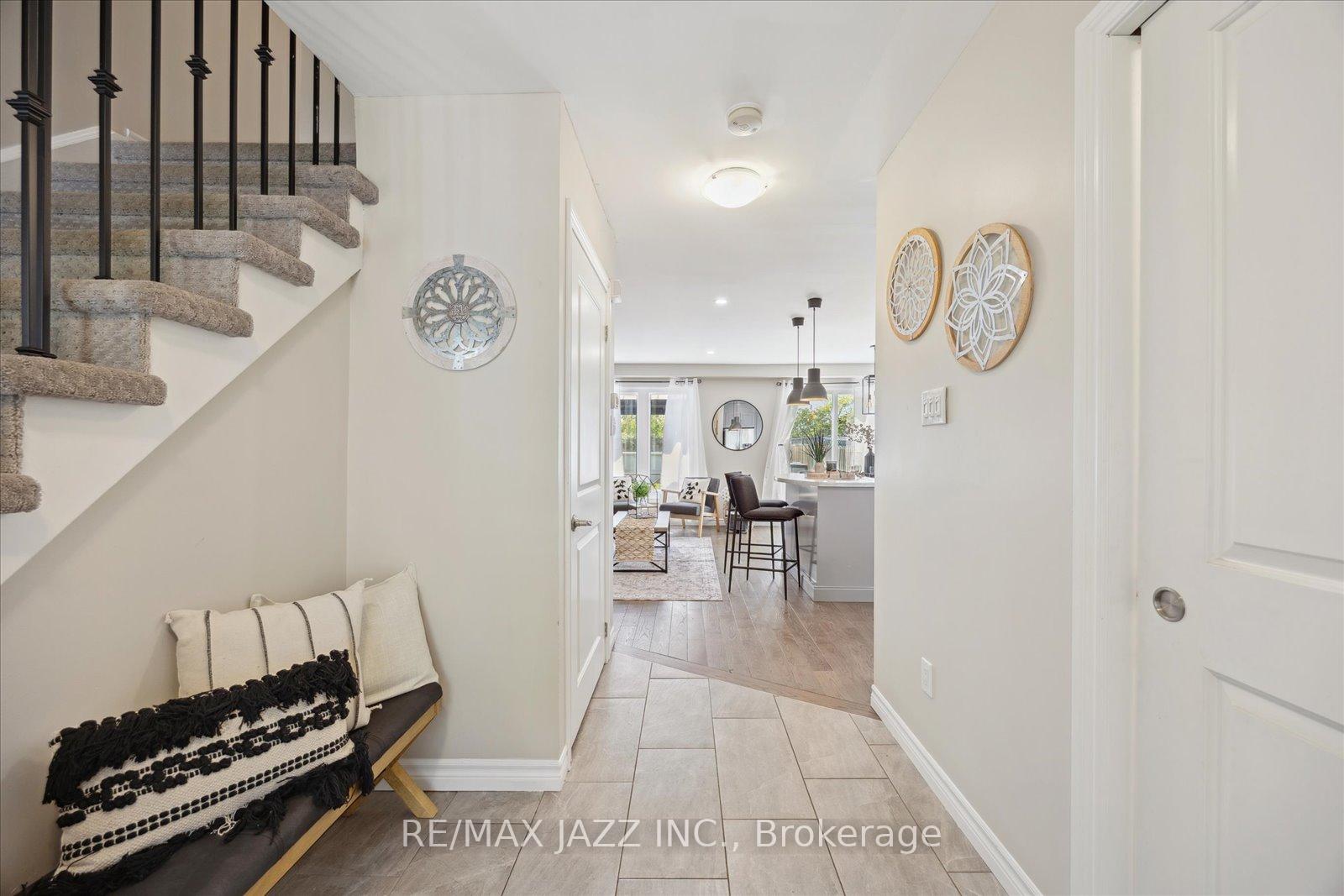 Photo 5 of 75 Turnberry Crescent, Clarington, Courtice — HOMEH