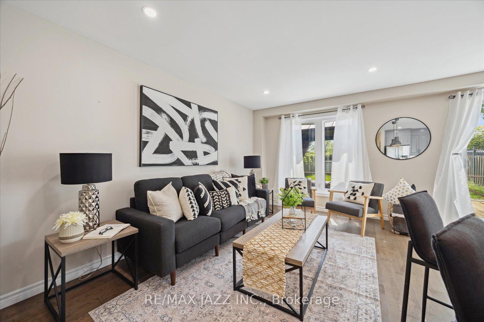 Photo 7 of 75 Turnberry Crescent, Clarington, Courtice — HOMEH