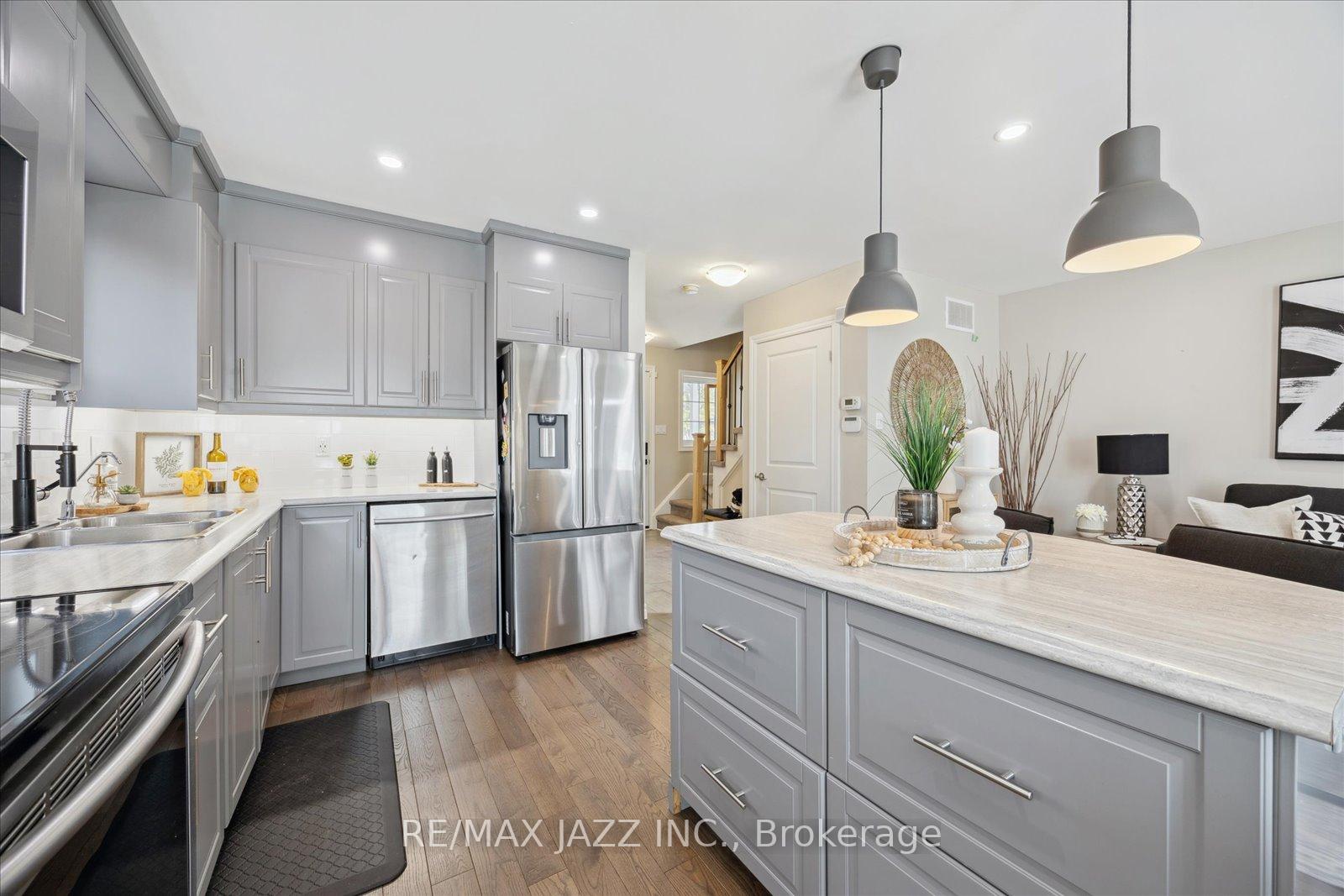 Photo 14 of 75 Turnberry Crescent, Clarington, Courtice — HOMEH