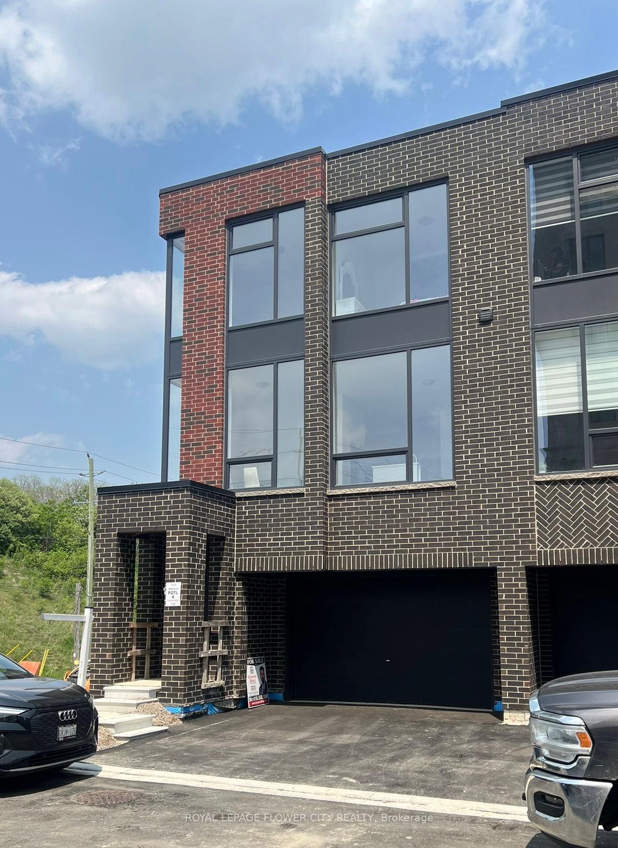 Front of 7 Taylor Court
