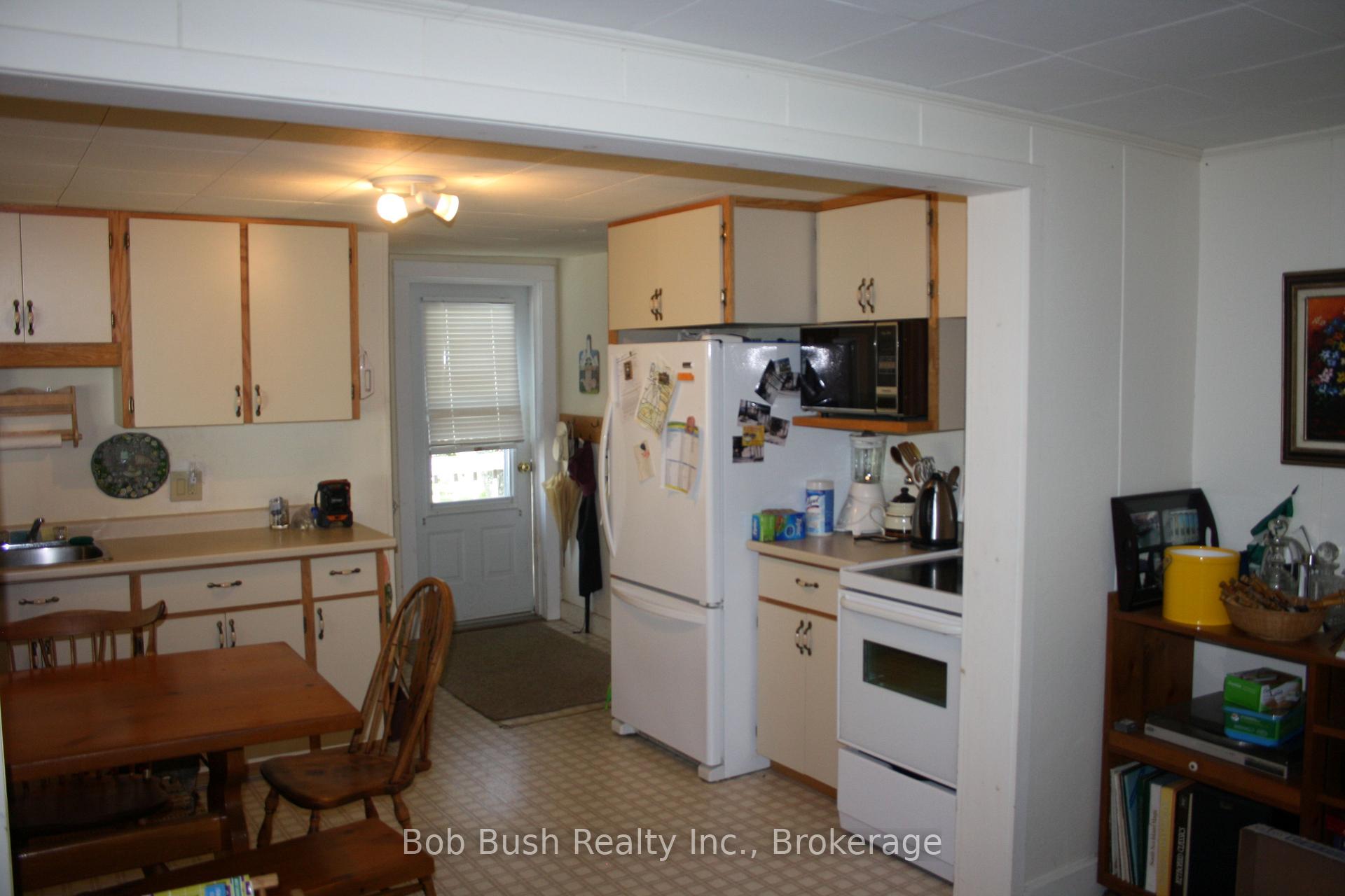 Photo 6 of 174A Lansdowne (Cedar Pt Street N, Callander — HOMEH