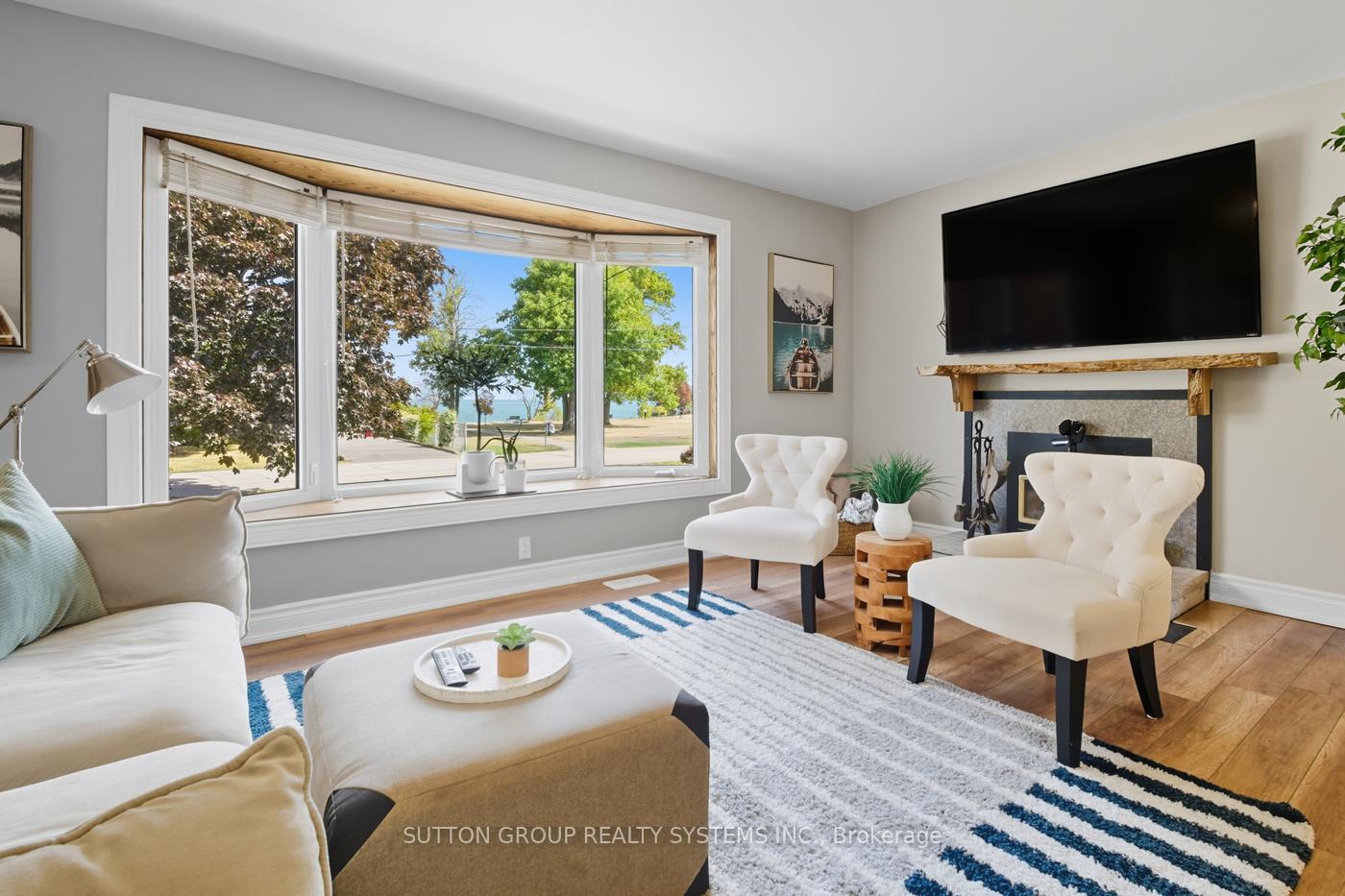 Photo 3 of 83 Lakeside Drive, Grimsby, Grimsby Beach — HOMEH