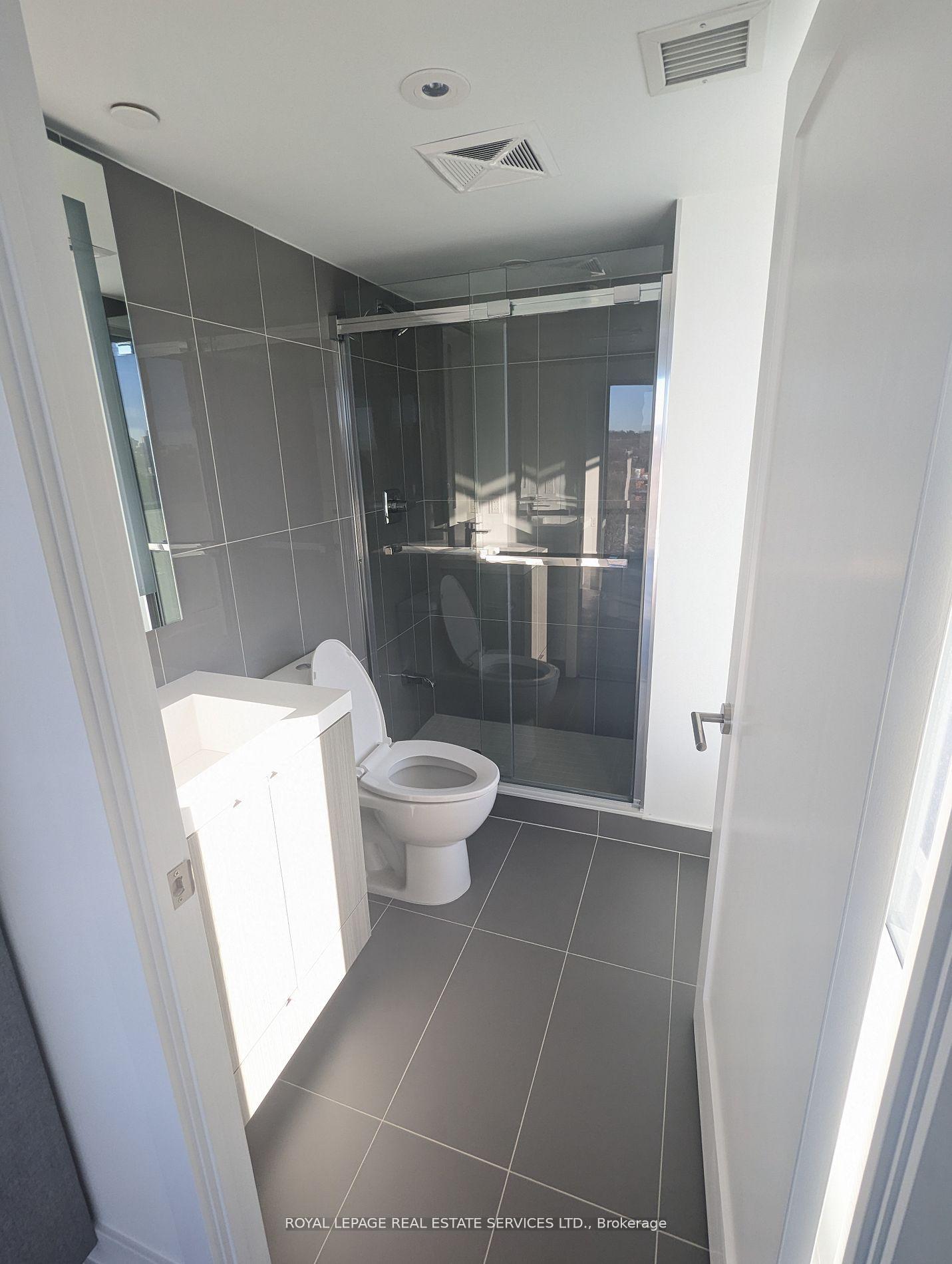Photo 5 of Unit 802, 575 Bloor Street E, Toronto, North St. James Town — HOMEH