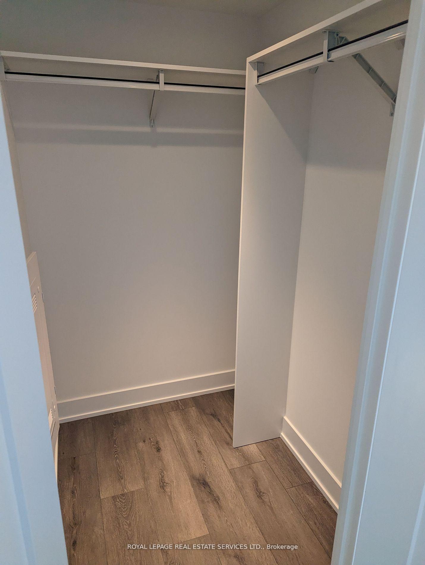 Photo 4 of Unit 802, 575 Bloor Street E, Toronto, North St. James Town — HOMEH