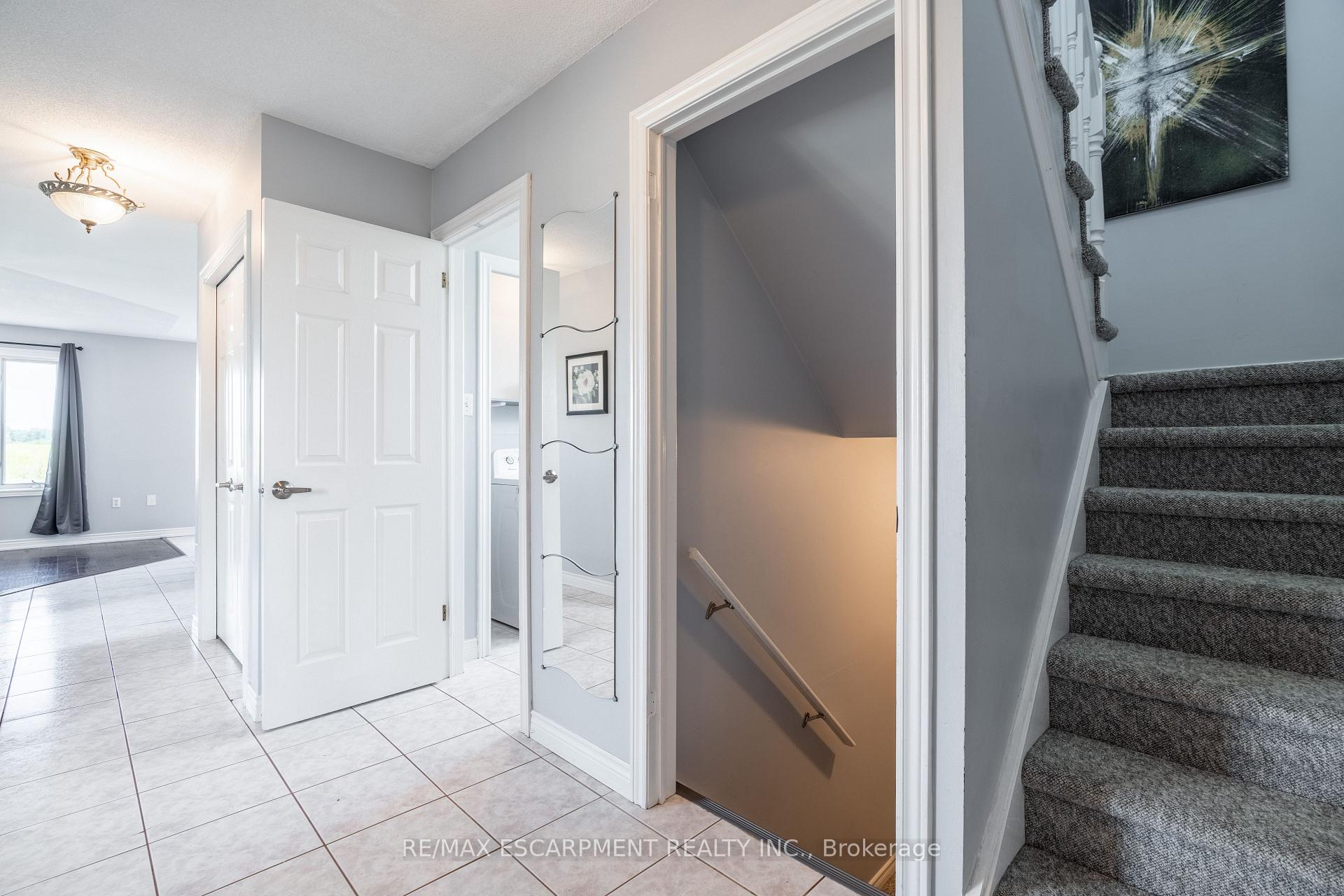Photo 8 of 710 Hall Road, Hamilton, Rural Glanbrook — HOMEH
