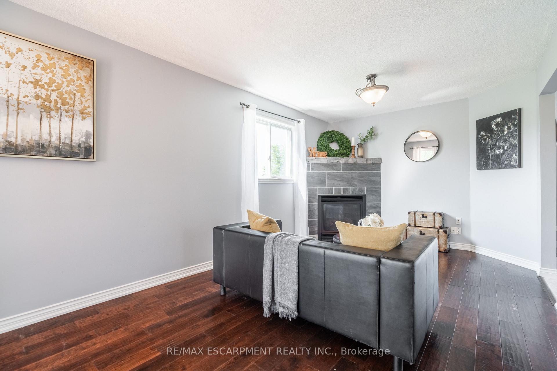 Photo 9 of 710 Hall Road, Hamilton, Rural Glanbrook — HOMEH