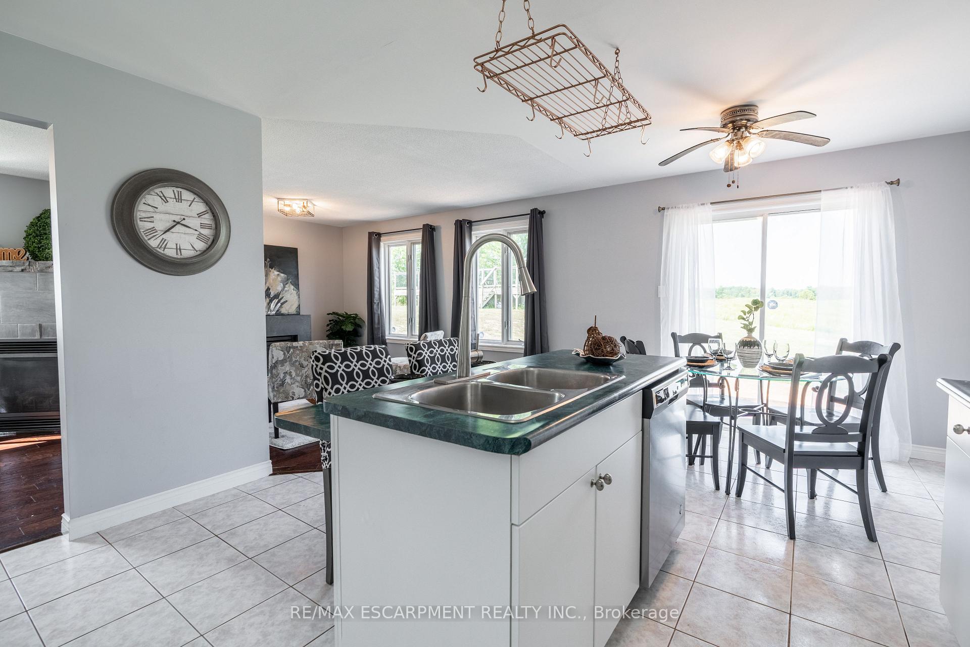 Photo 7 of 710 Hall Road, Hamilton, Rural Glanbrook — HOMEH