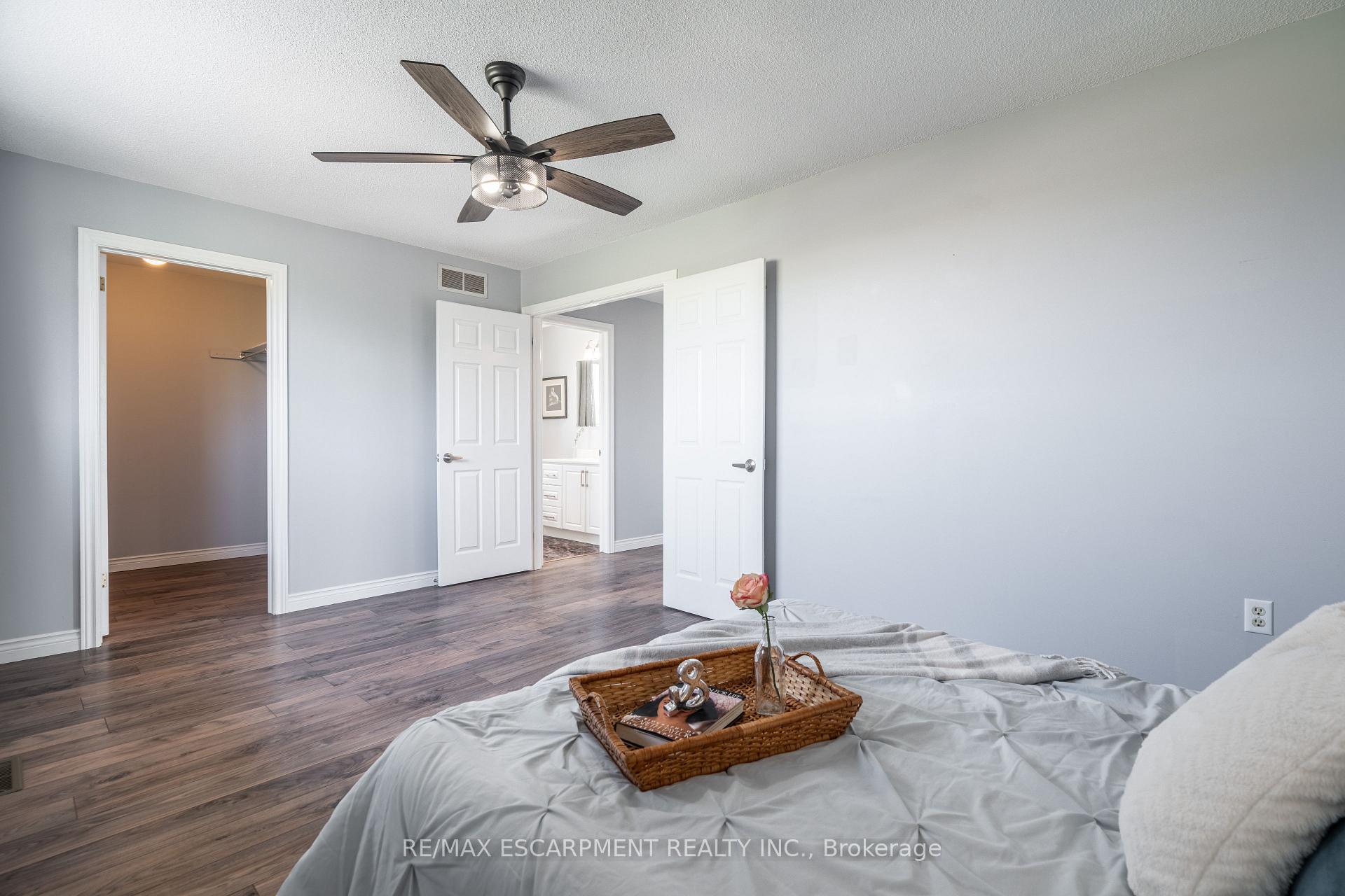 Photo 13 of 710 Hall Road, Hamilton, Rural Glanbrook — HOMEH