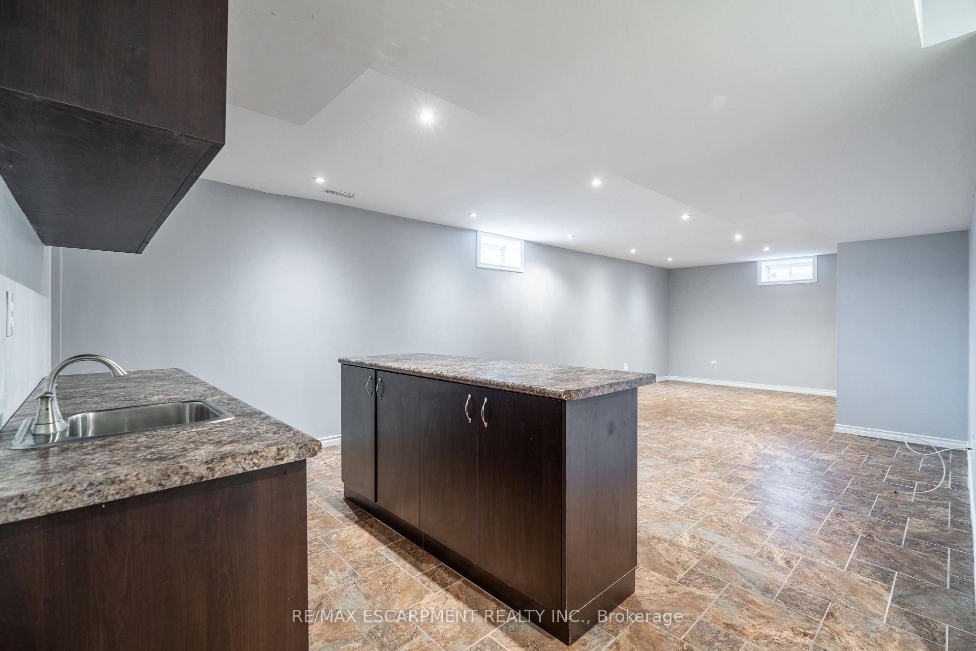 Photo 17 of 710 Hall Road, Hamilton, Rural Glanbrook — HOMEH