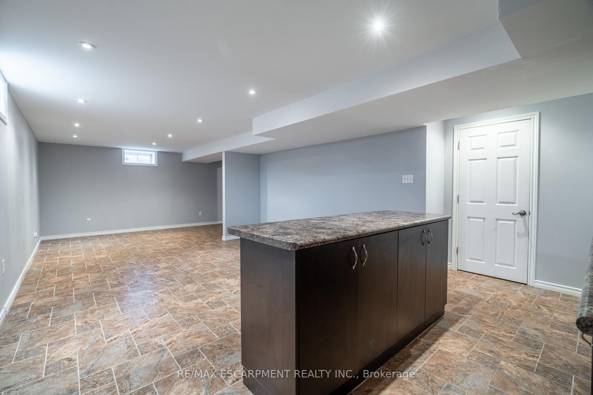 Photo 16 of 710 Hall Road, Hamilton, Rural Glanbrook — HOMEH