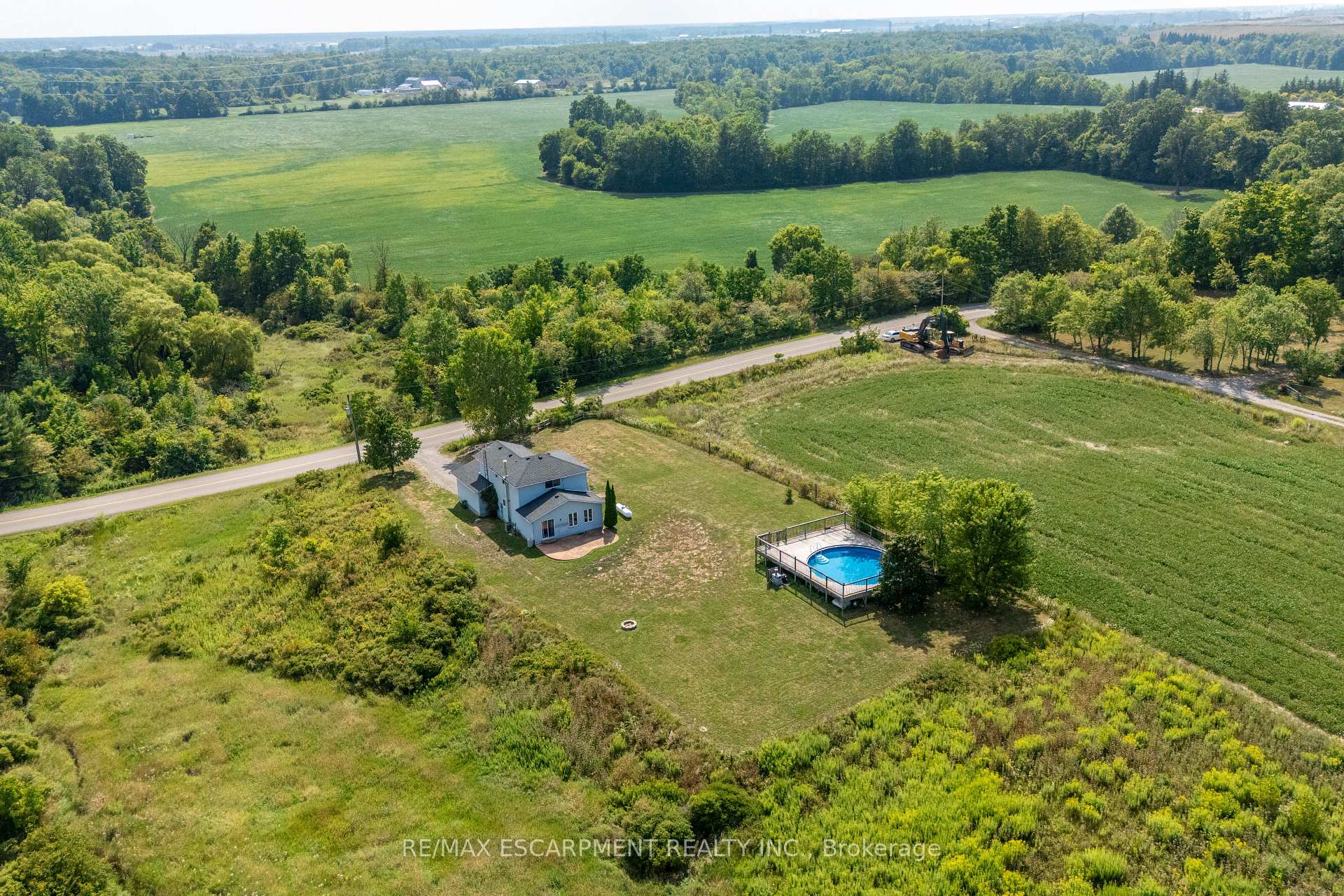 Photo 25 of 710 Hall Road, Hamilton, Rural Glanbrook — HOMEH