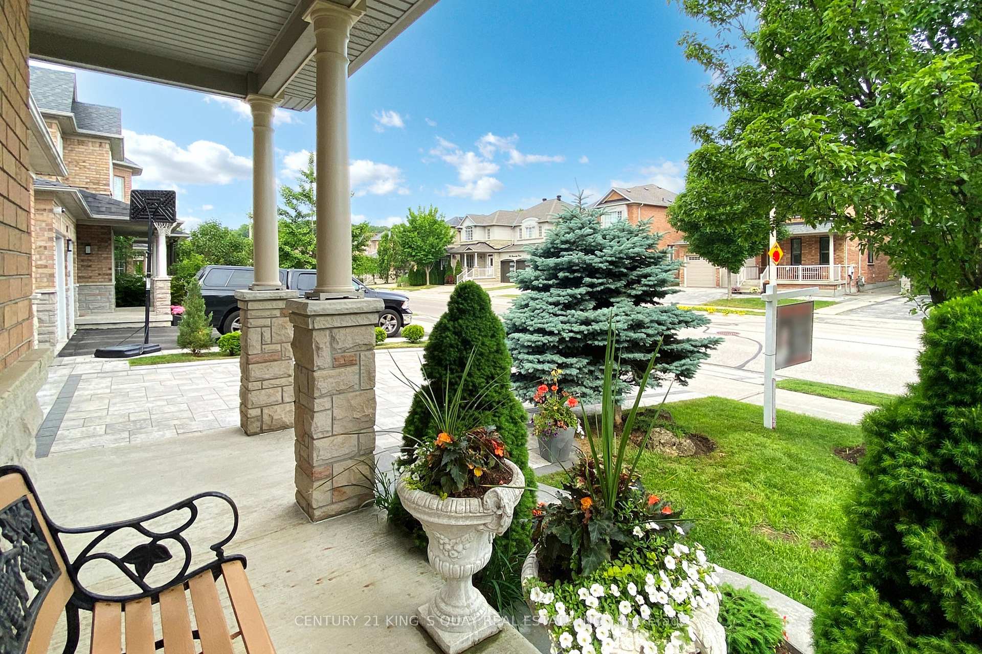 Photo 8 of 241 Summeridge Drive, Vaughan, Patterson — HOMEH