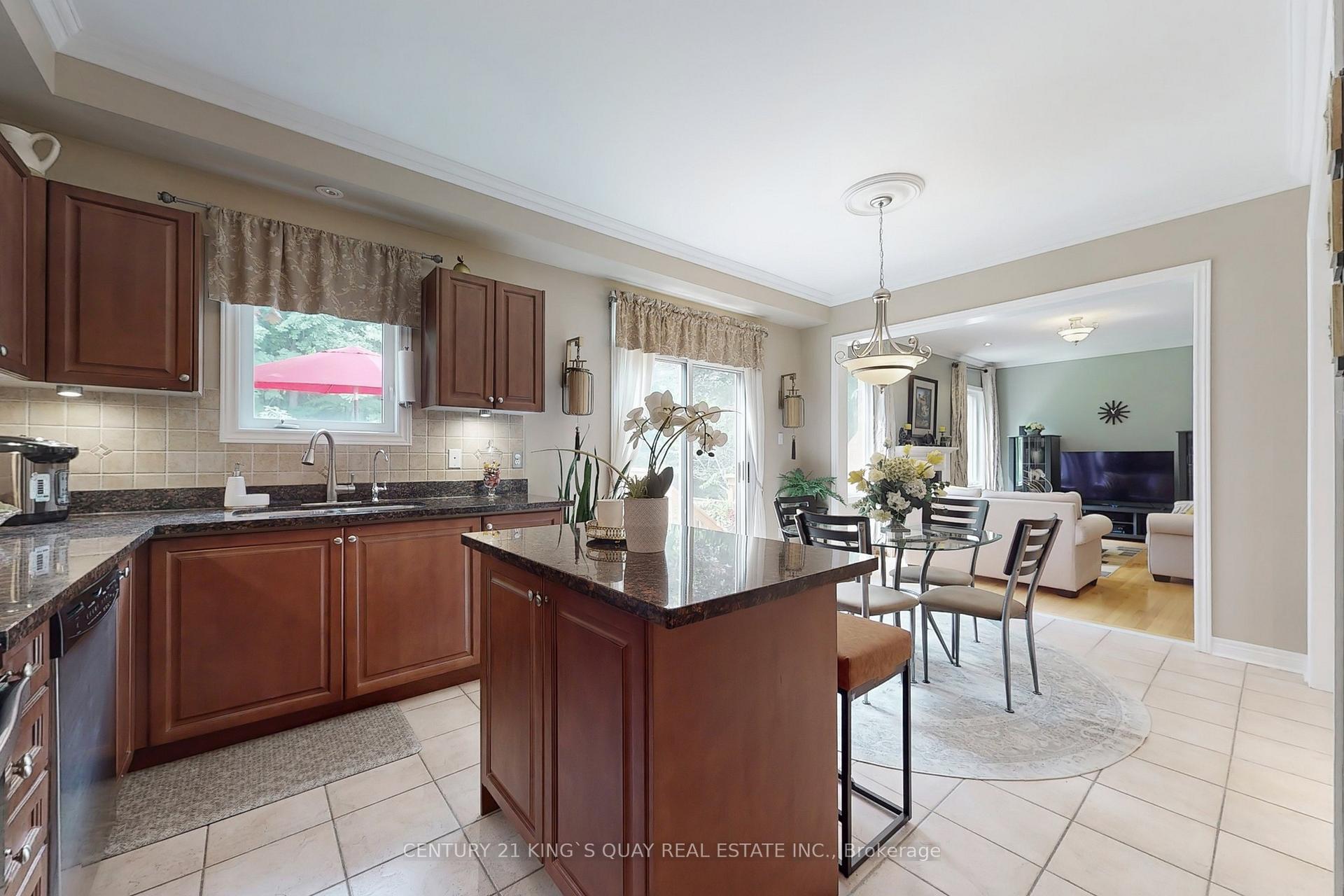 Photo 4 of 241 Summeridge Drive, Vaughan, Patterson — HOMEH