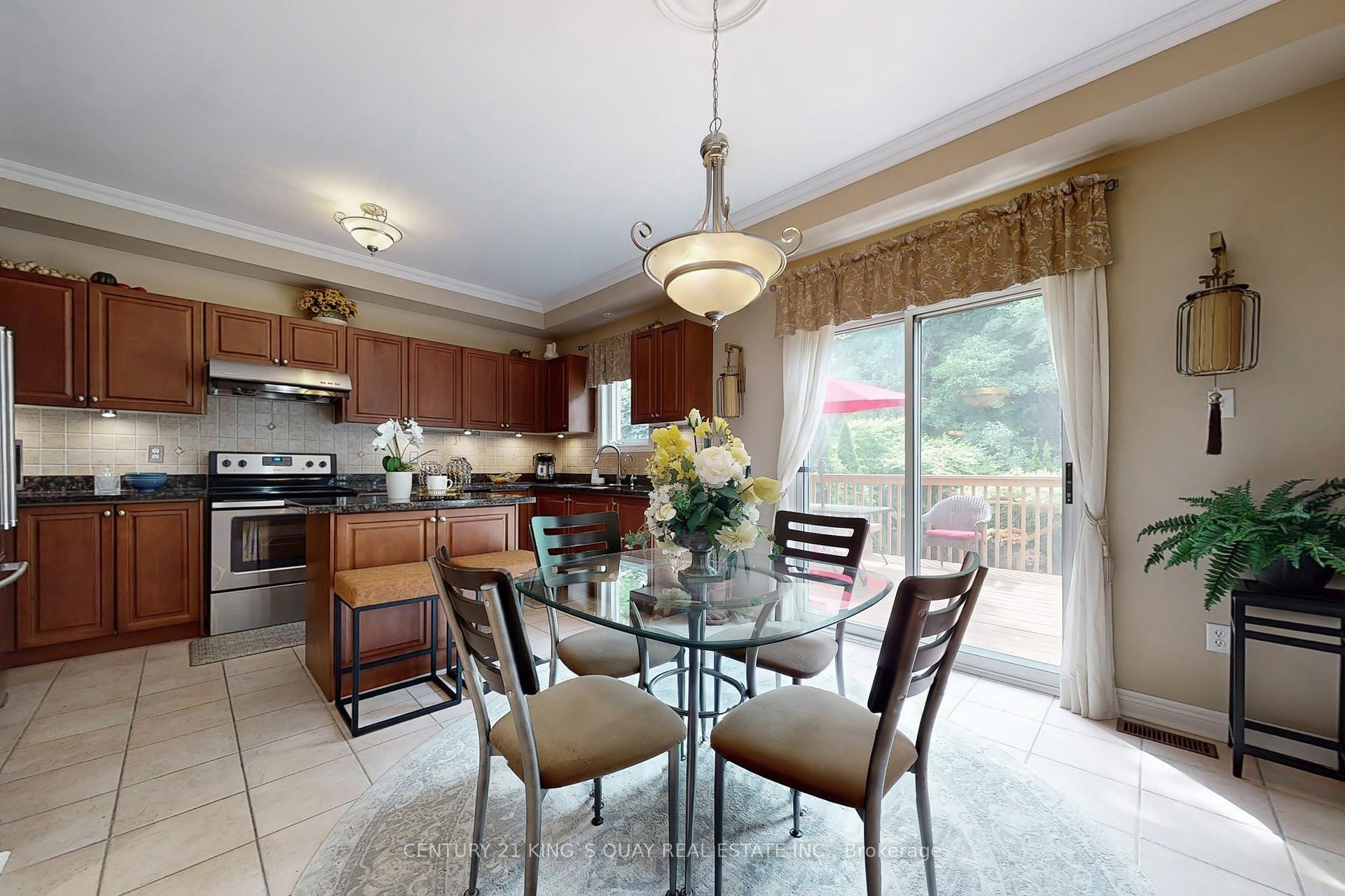 Photo 18 of 241 Summeridge Drive, Vaughan, Patterson — HOMEH