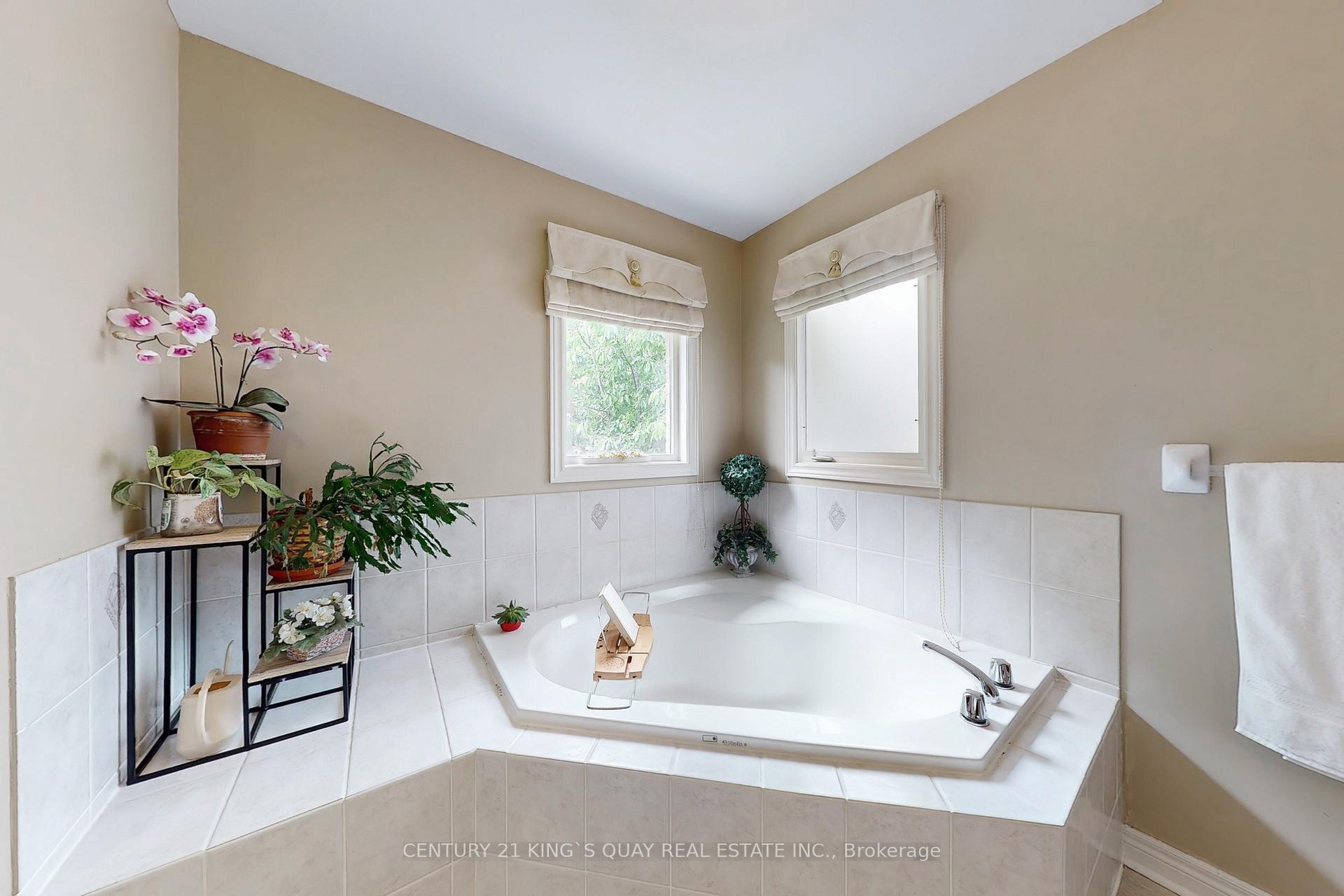Photo 40 of 241 Summeridge Drive, Vaughan, Patterson — HOMEH