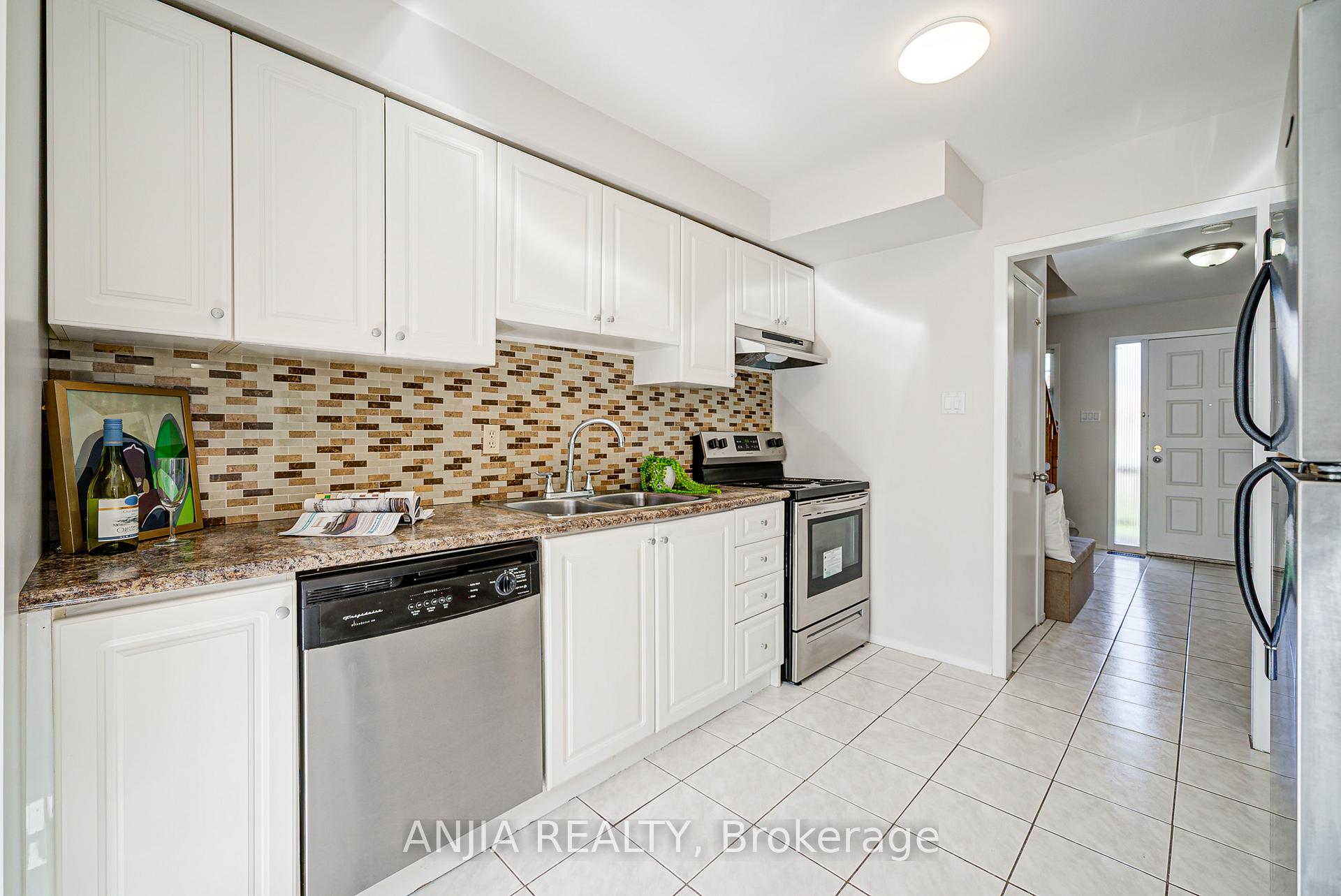 Photo 7 of 91 Dumfries Avenue, Brampton, Heart Lake West — HOMEH