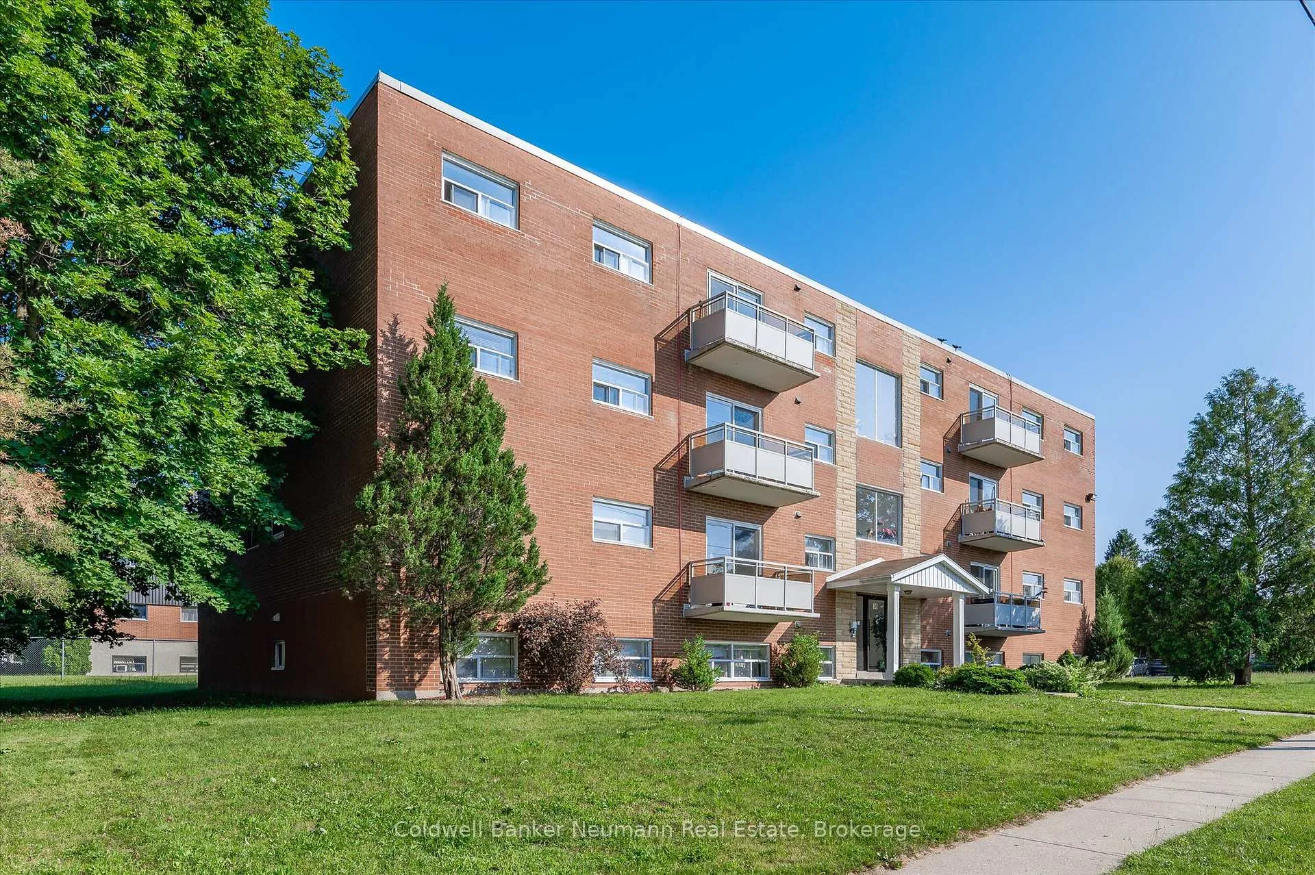 Photo 3 of Unit 104, 10 Glenbrook Drive, Guelph, Victoria North — HOMEH