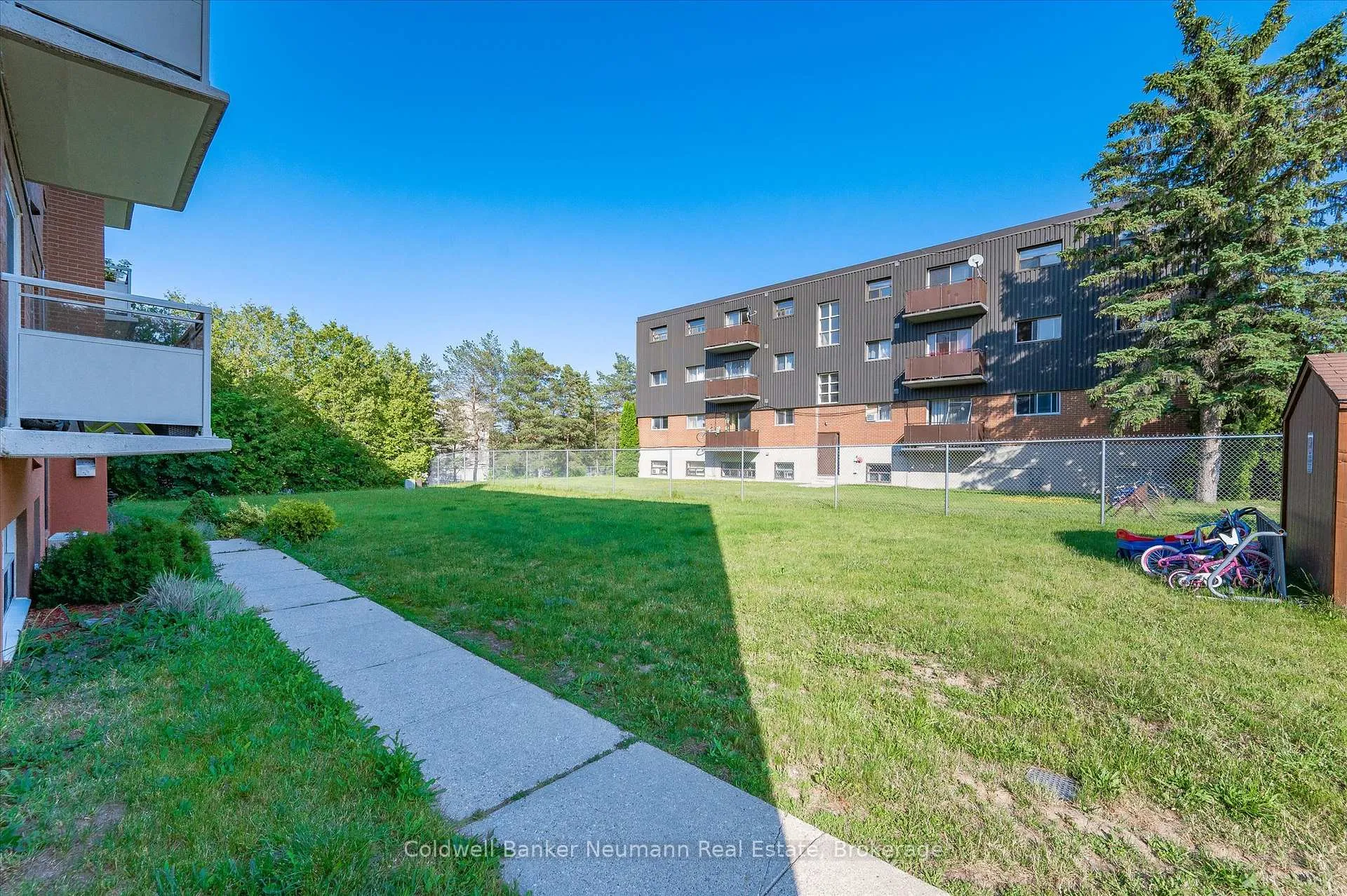 Photo 6 of Unit 104, 10 Glenbrook Drive, Guelph, Victoria North — HOMEH