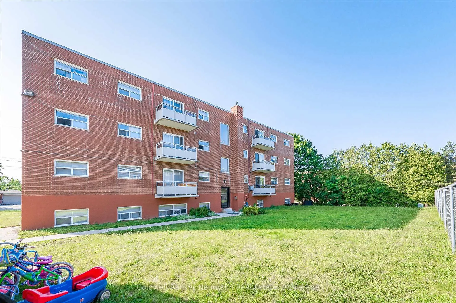 Photo 7 of Unit 104, 10 Glenbrook Drive, Guelph, Victoria North — HOMEH