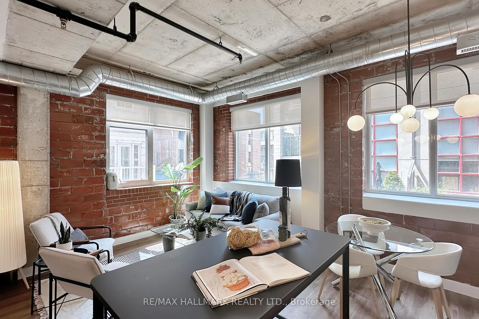 Front of Unit 206, 10 Wellesley Place