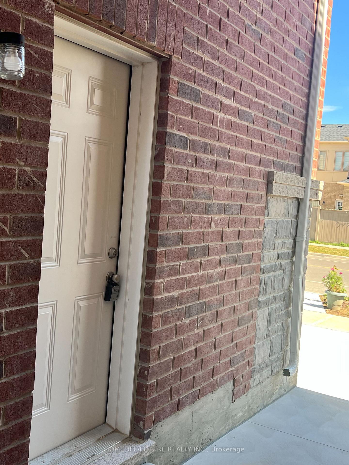 Photo 7 of Unit Bsmt, 554 Brisdale Drive, Brampton, Northwest Brampton — HOMEH