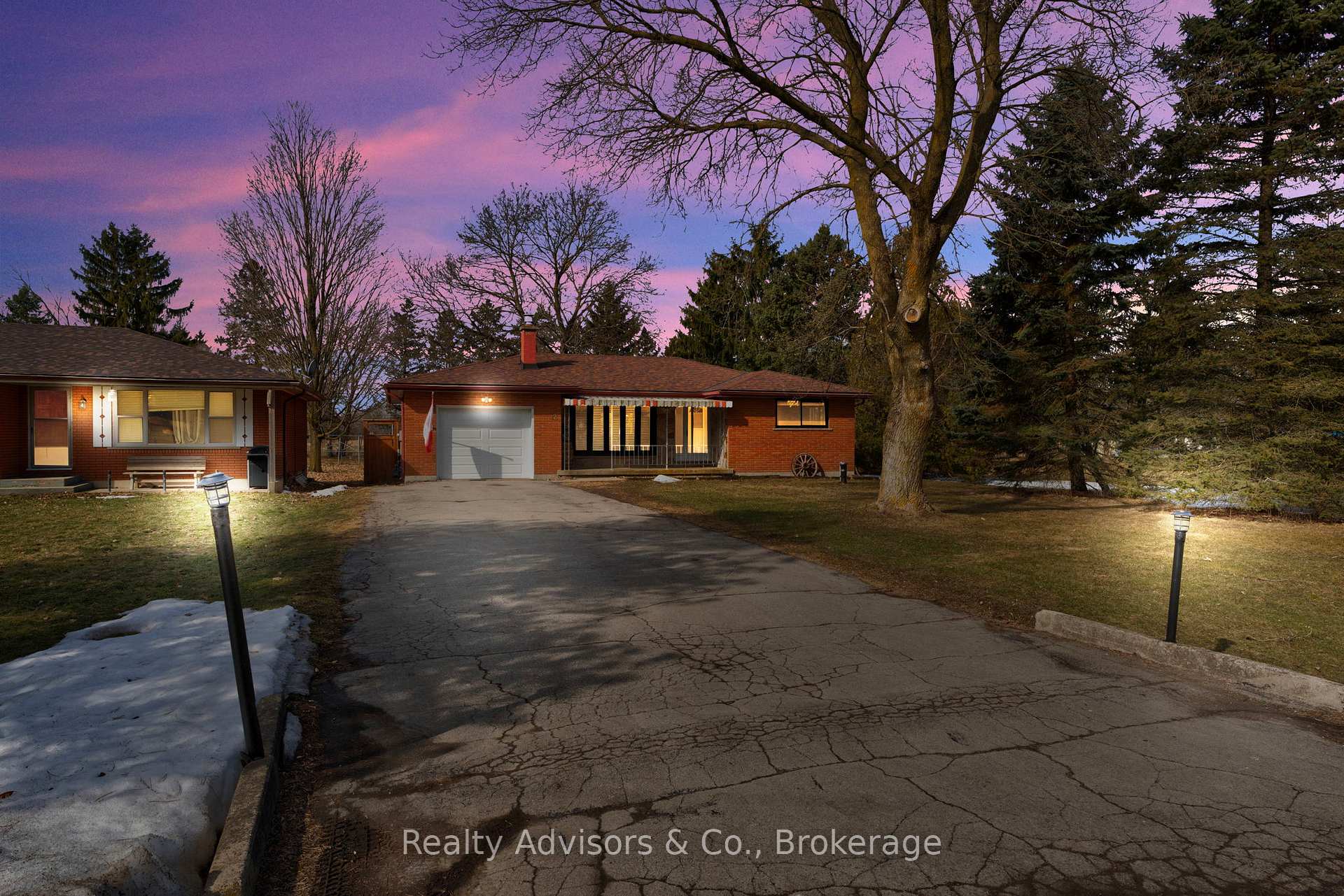 Photo 1 of 12 St. William Street, Brant, Brantford Twp — HOMEH