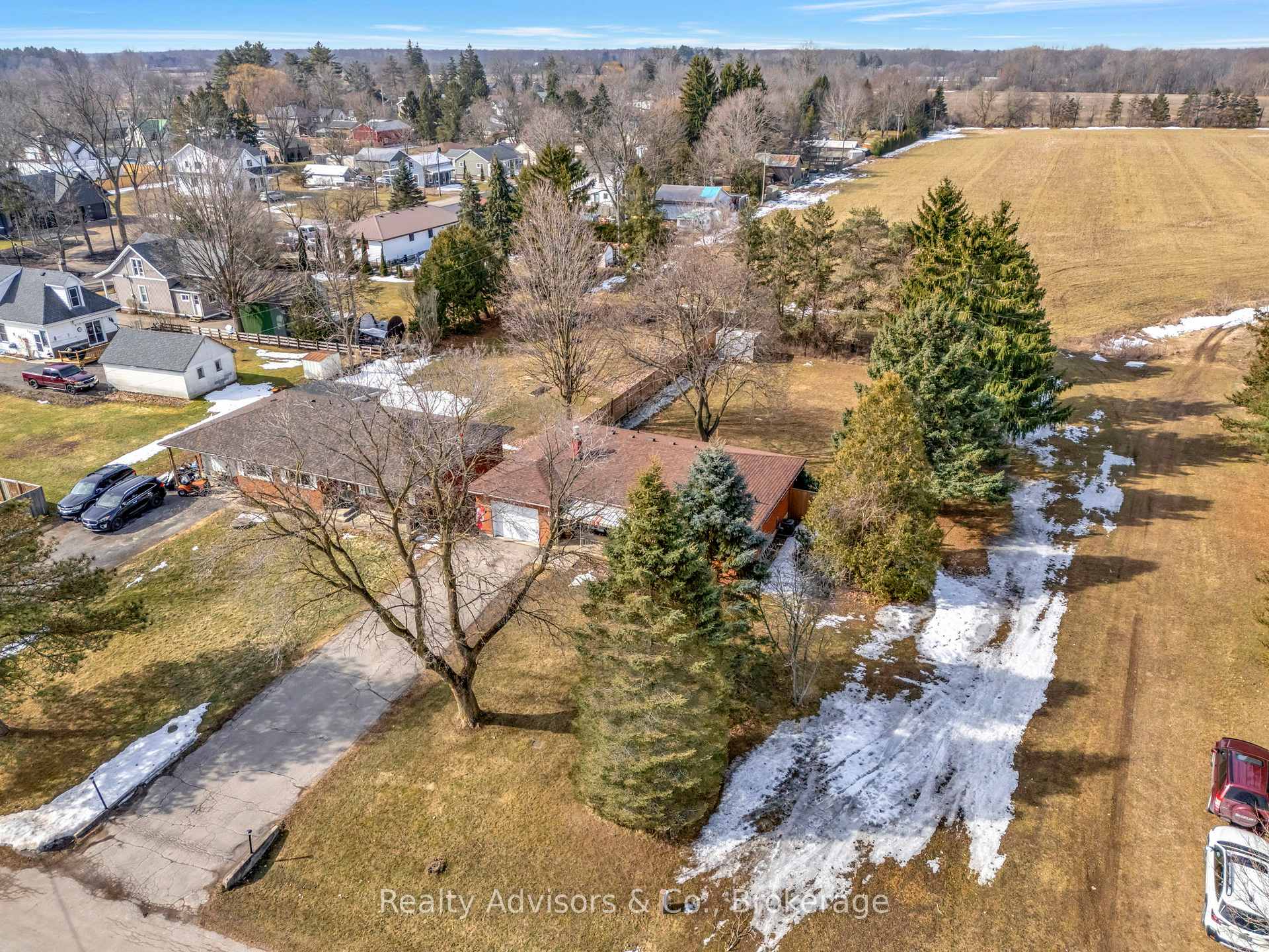 Photo 3 of 12 St. William Street, Brant, Brantford Twp — HOMEH