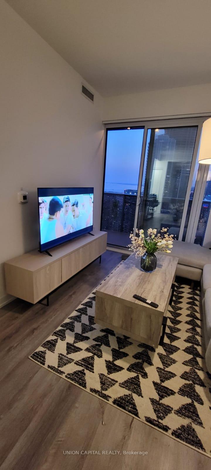 Photo 4 of Unit 5810, 138 Downes Street, Toronto, Waterfront Communities — HOMEH