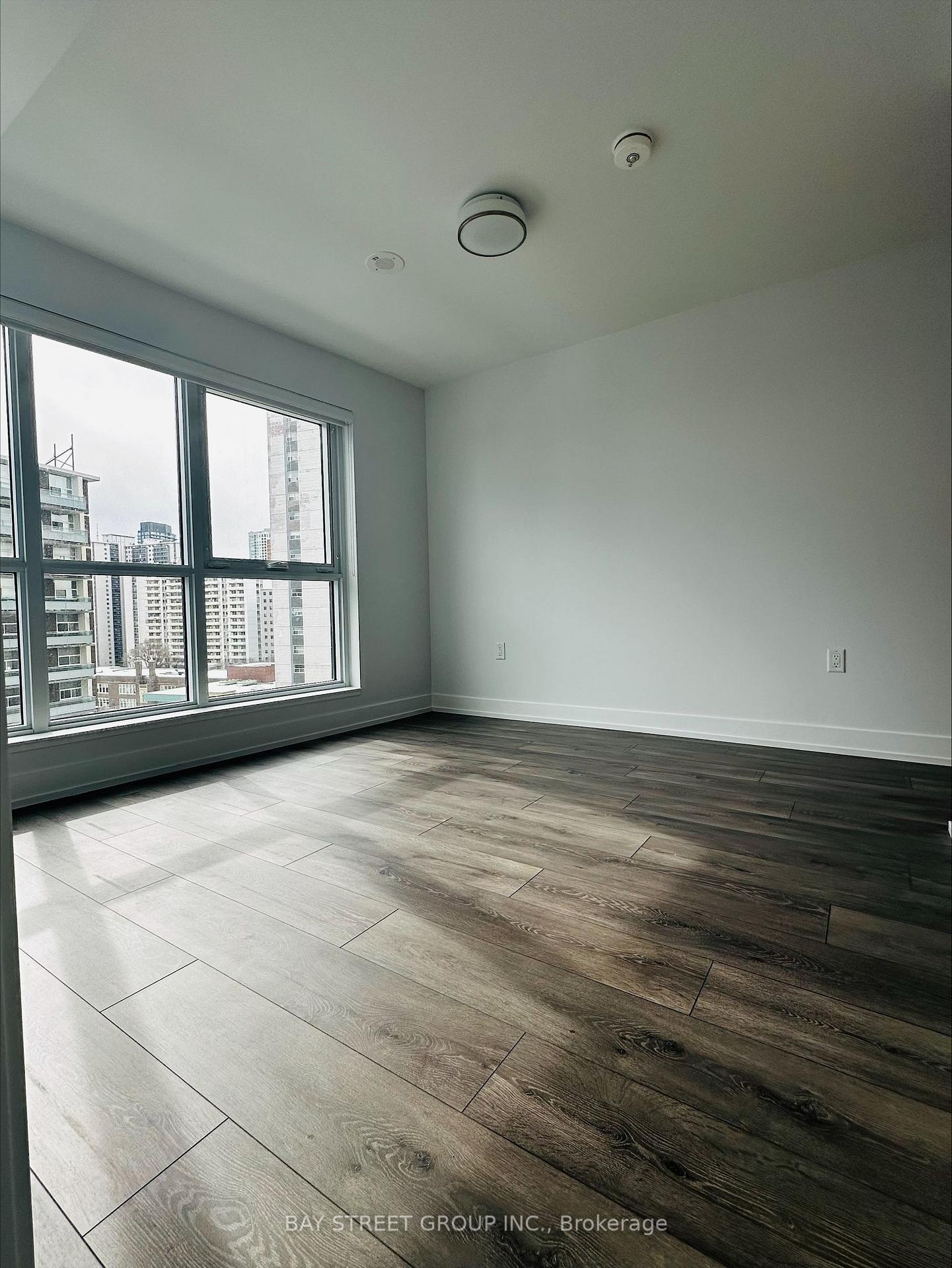 Photo 2 of Unit 921, 585 Bloor Street E, Toronto, North St. James Town — HOMEH