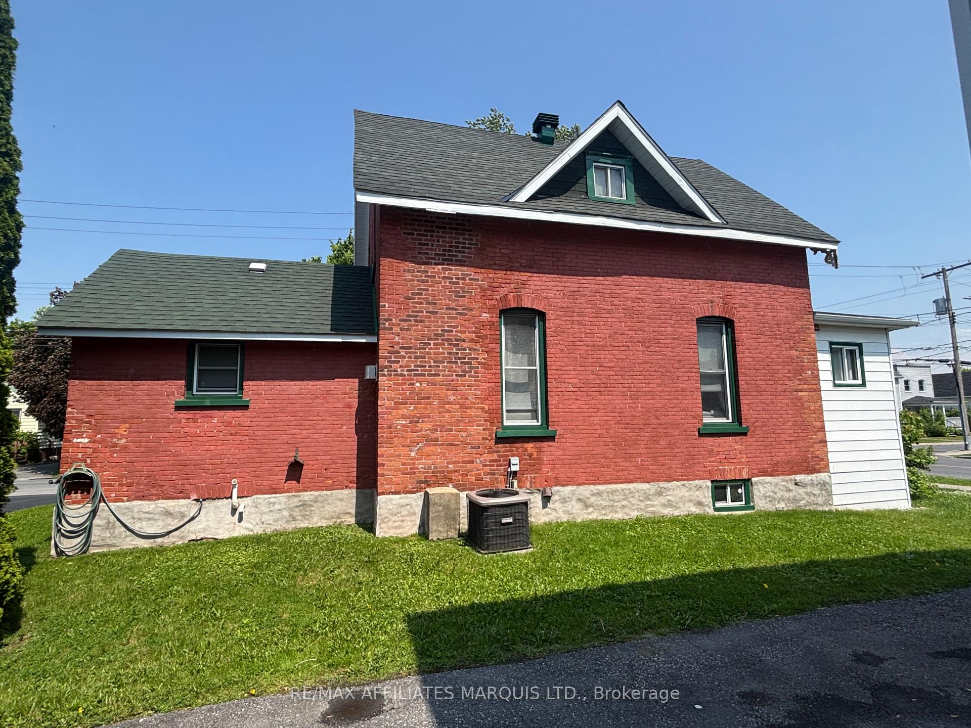 Photo 31 of 101 Seventh Street W, Cornwall — HOMEH