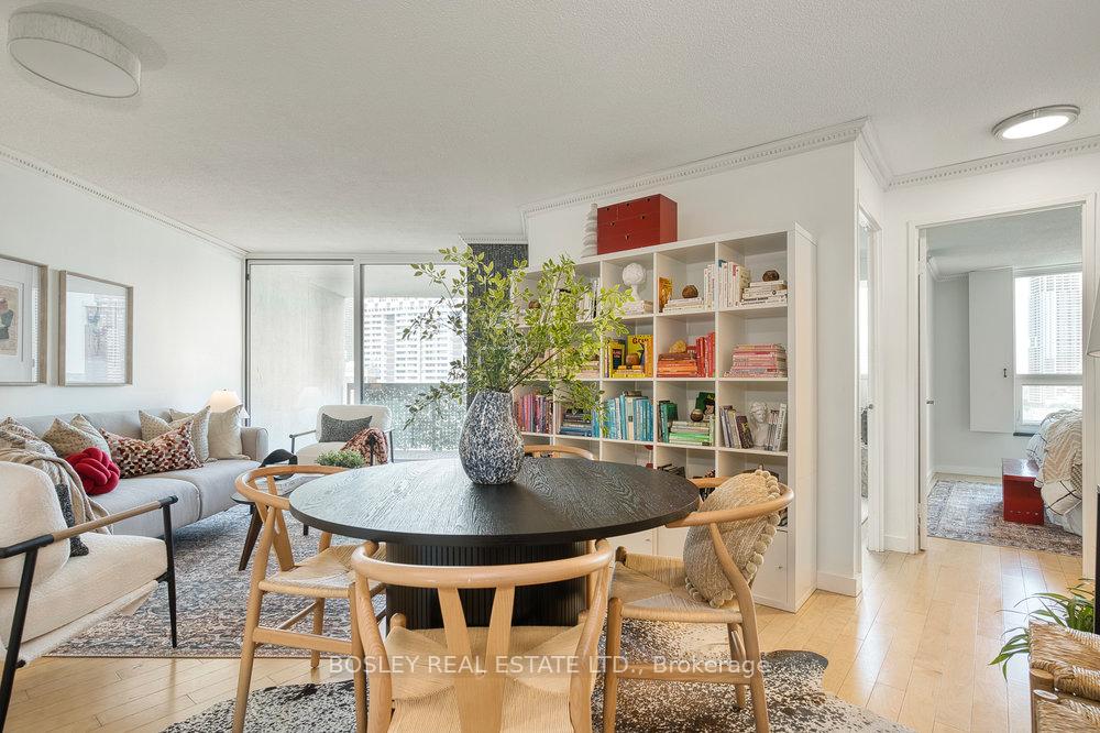 Photo 12 of Unit 1923, 77 Maitland Place, Toronto, Cabbagetown-South St. James Town — HOMEH