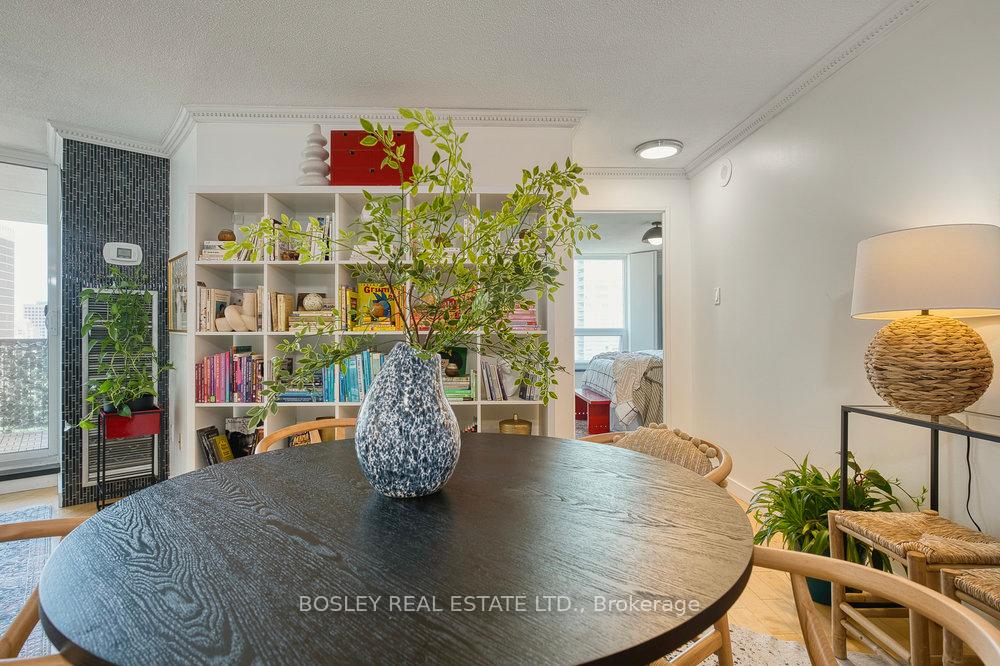 Photo 14 of Unit 1923, 77 Maitland Place, Toronto, Cabbagetown-South St. James Town — HOMEH